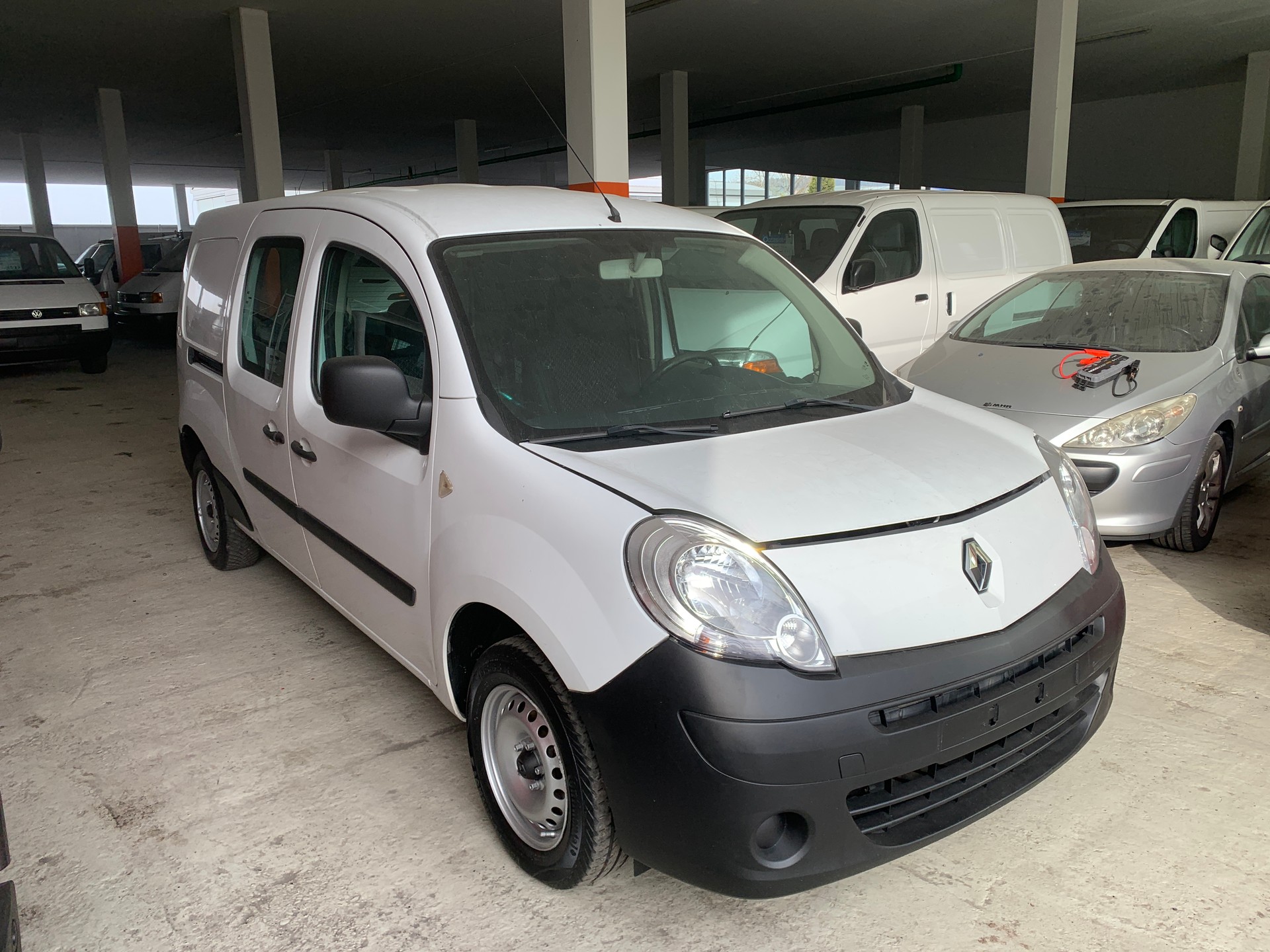 RENAULT Kangoo Maxi dCi 85 2 Plätze / 2 places-image-4