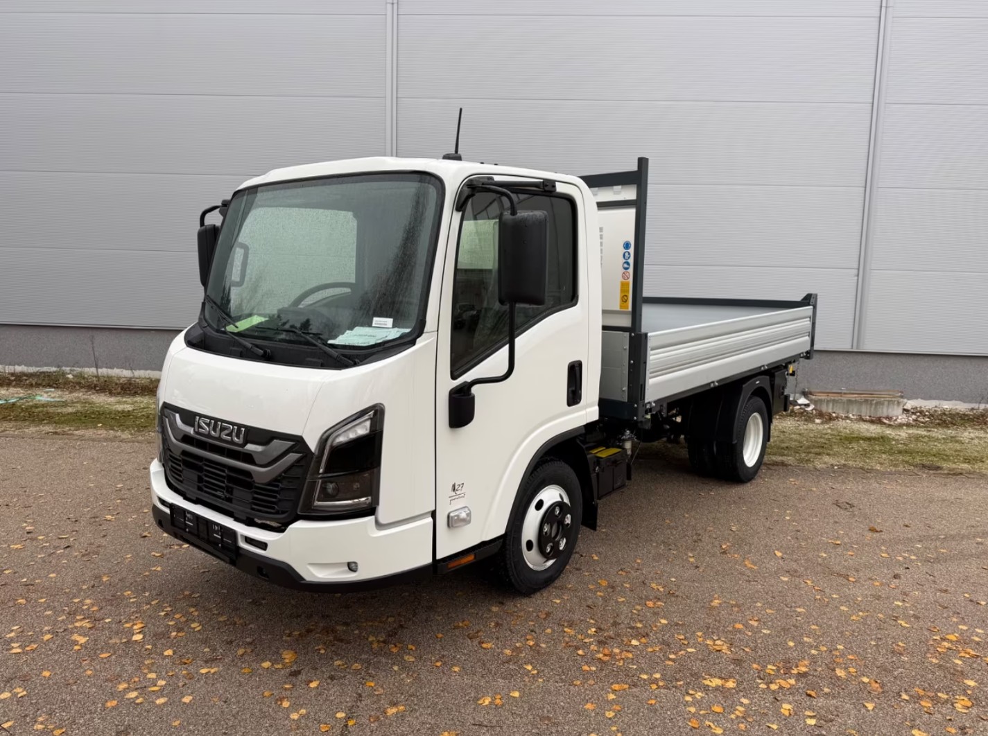 ISUZU M 27 F Dreiseitenkipper