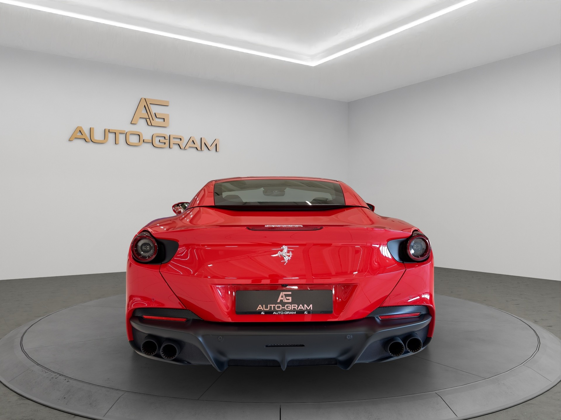 FERRARI Portofino M-image-3