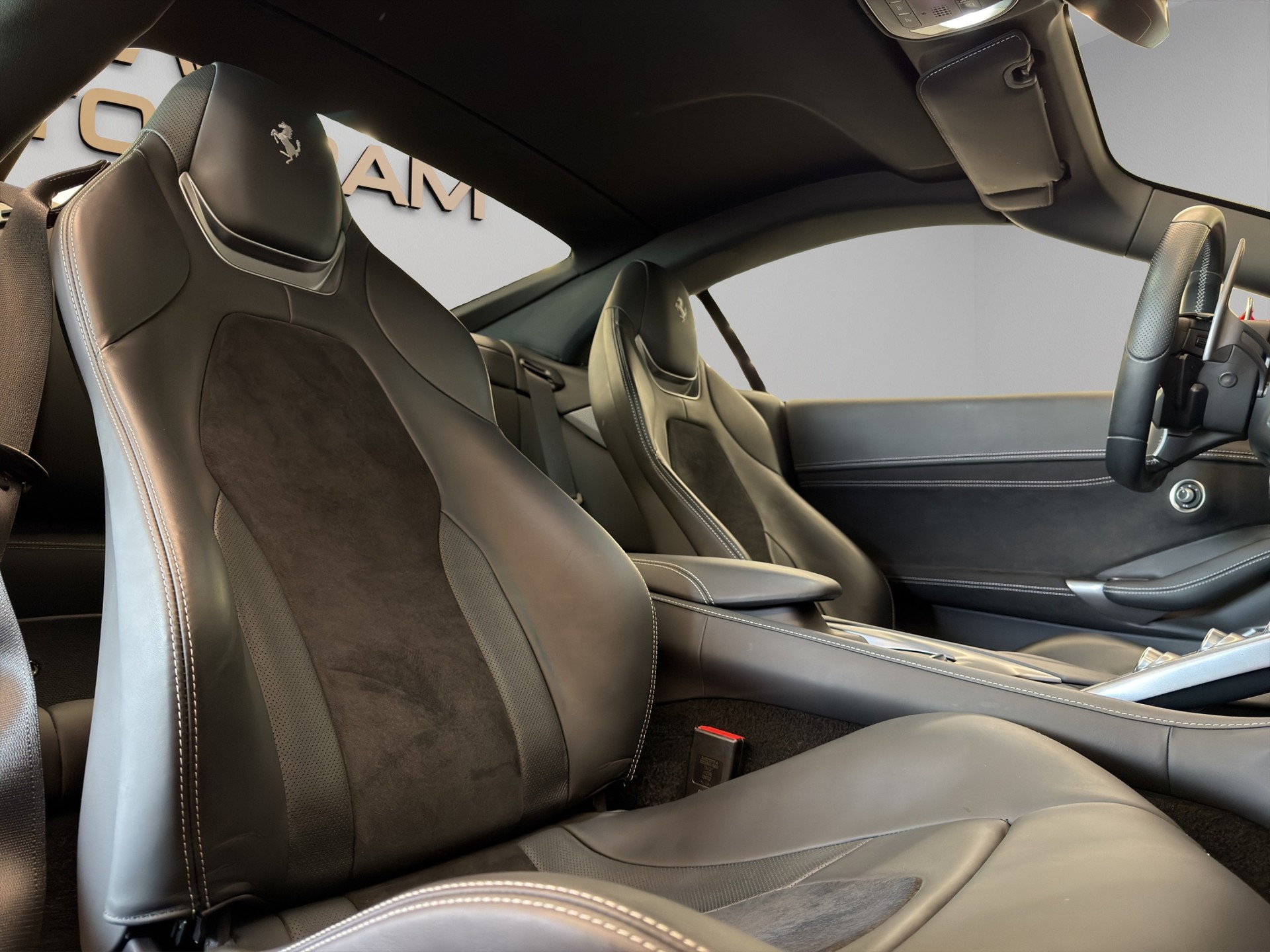 FERRARI Portofino M-image-13