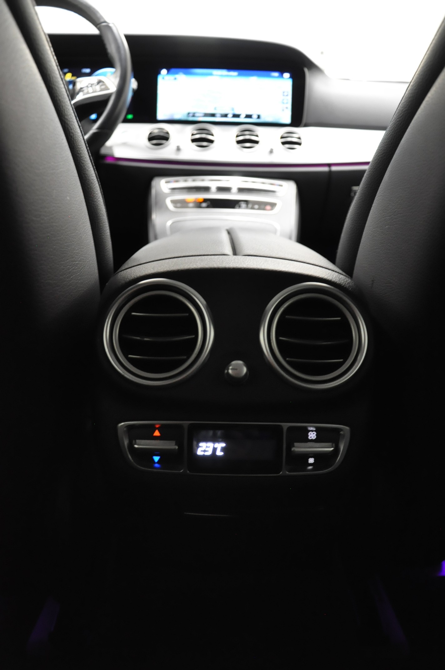 MERCEDES-BENZ E 220 d T 4Matic Avantgarde 9G-Tronic-image-19