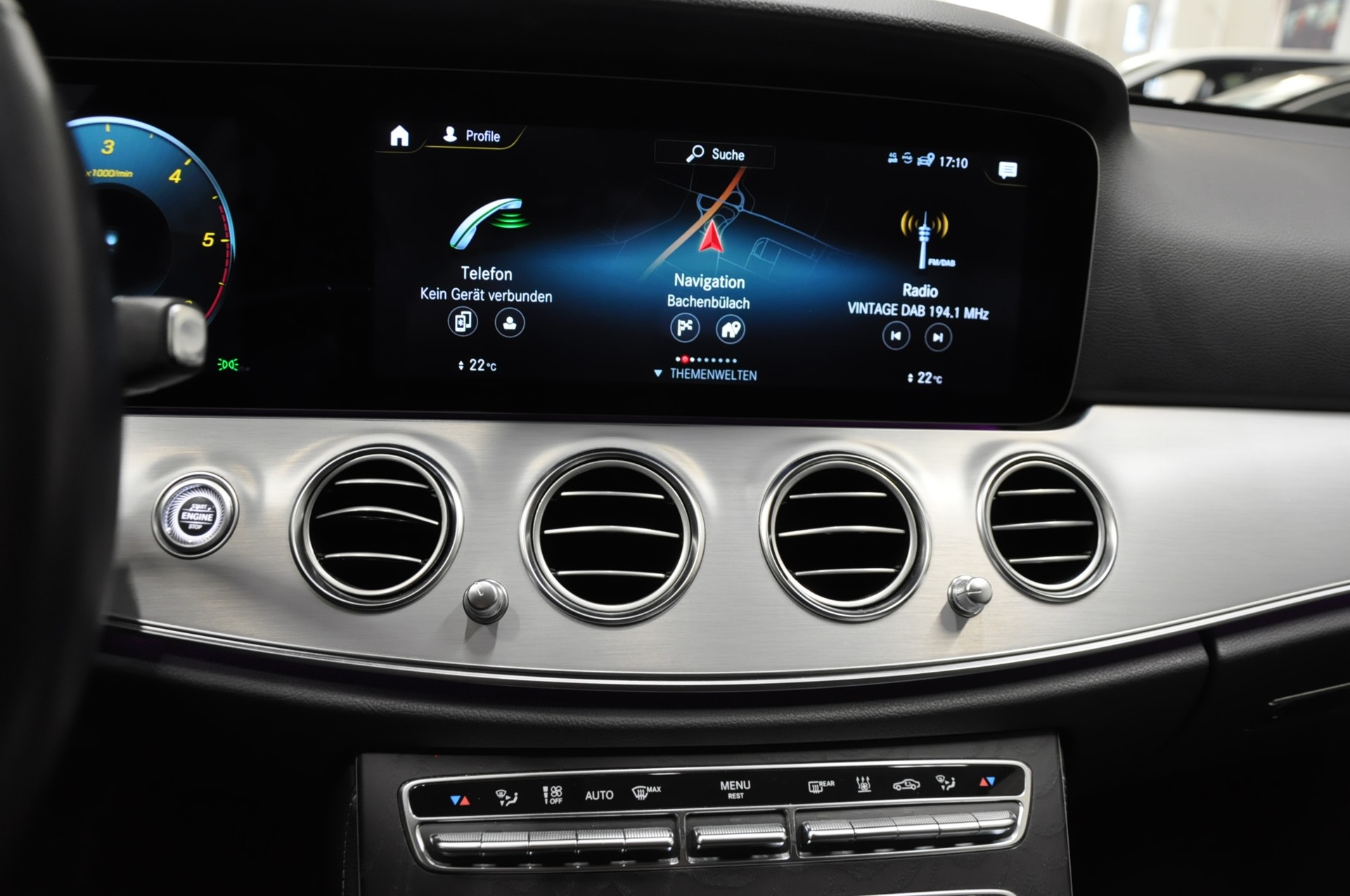 MERCEDES-BENZ E 220 d T 4Matic Avantgarde 9G-Tronic-image-22