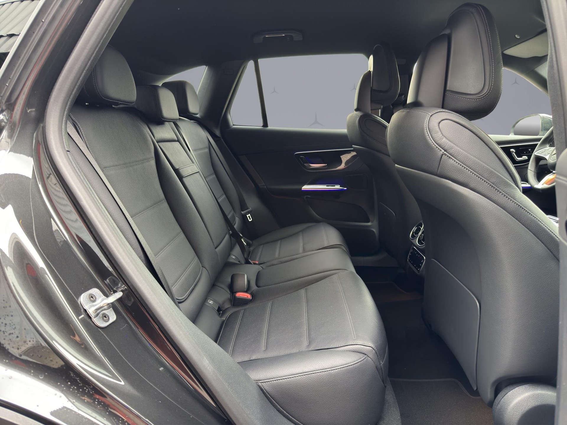 MERCEDES-BENZ GLC 220 d Avantgarde 4matic-image-18