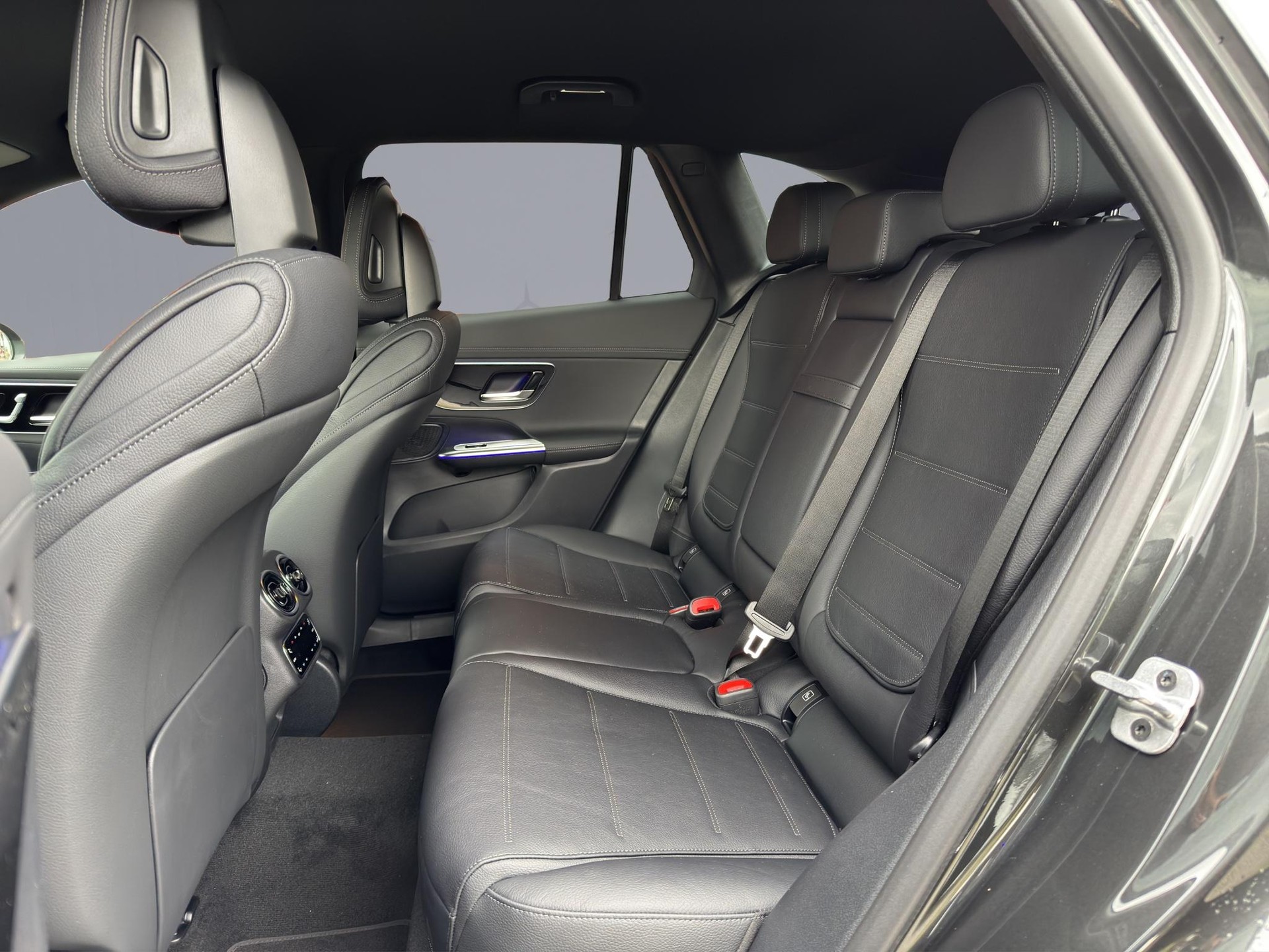 MERCEDES-BENZ GLC 220 d Avantgarde 4matic-image-13