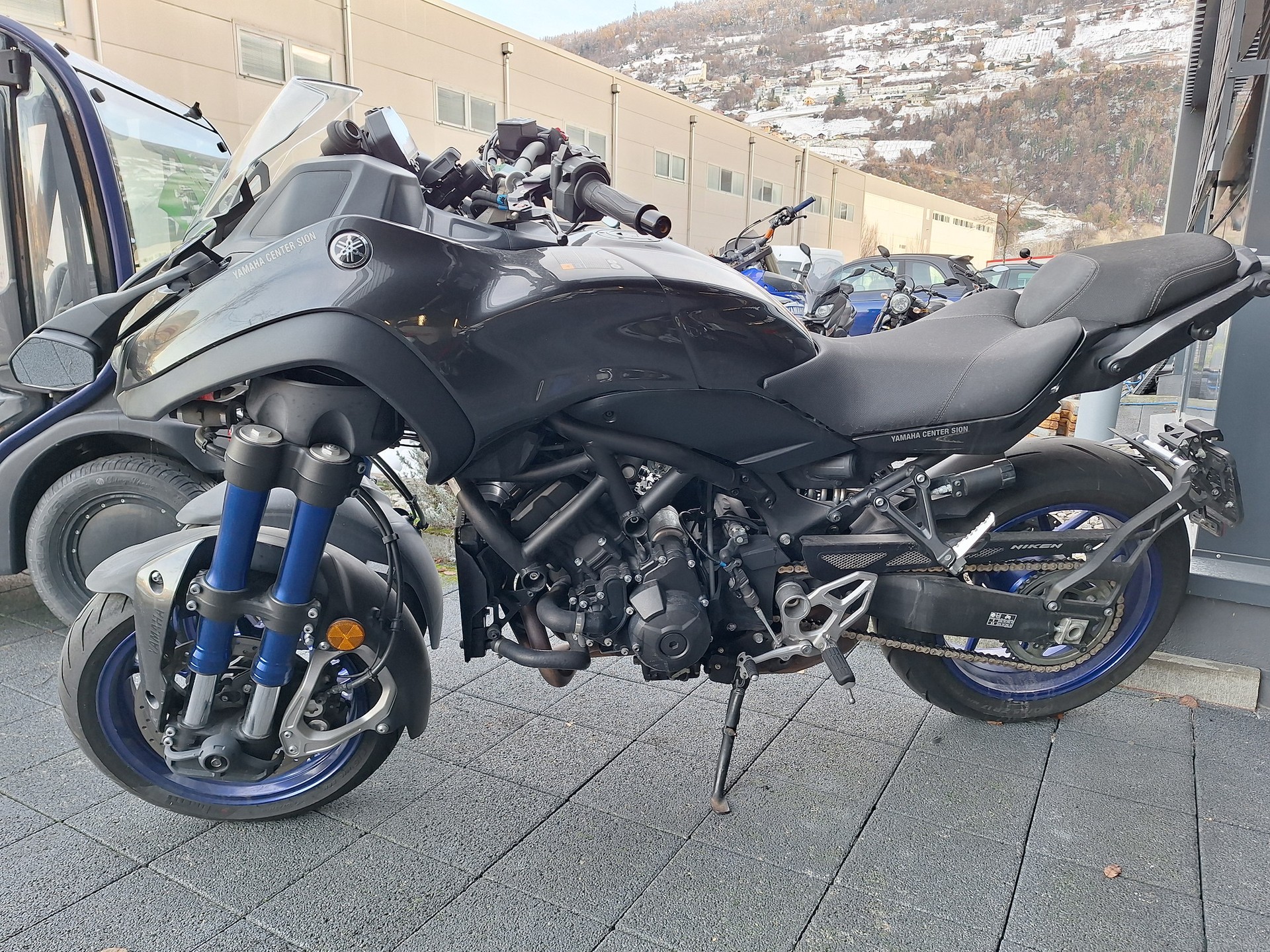 YAMAHA Niken-showroom-element-1