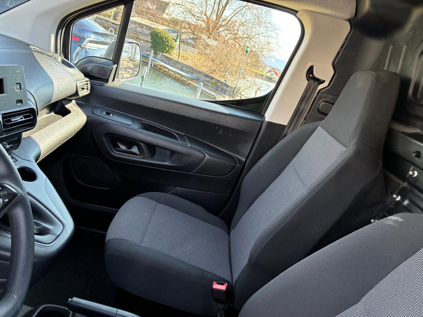OPEL Combo 1.2 Cargo Essentia start/stop-image-10