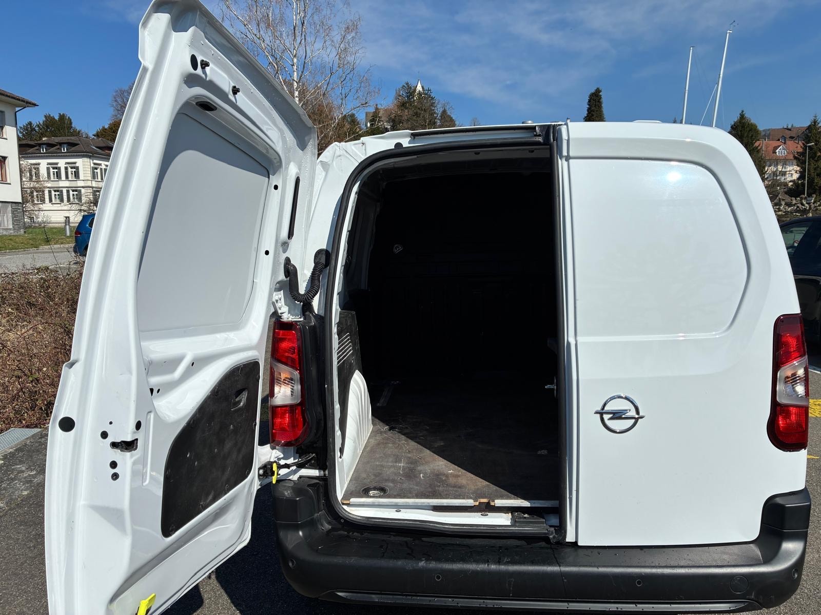 OPEL Combo 1.2 Cargo Essentia start/stop-image-5