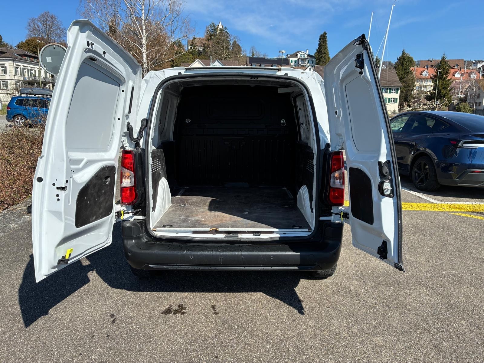 OPEL Combo 1.2 Cargo Essentia start/stop-image-6