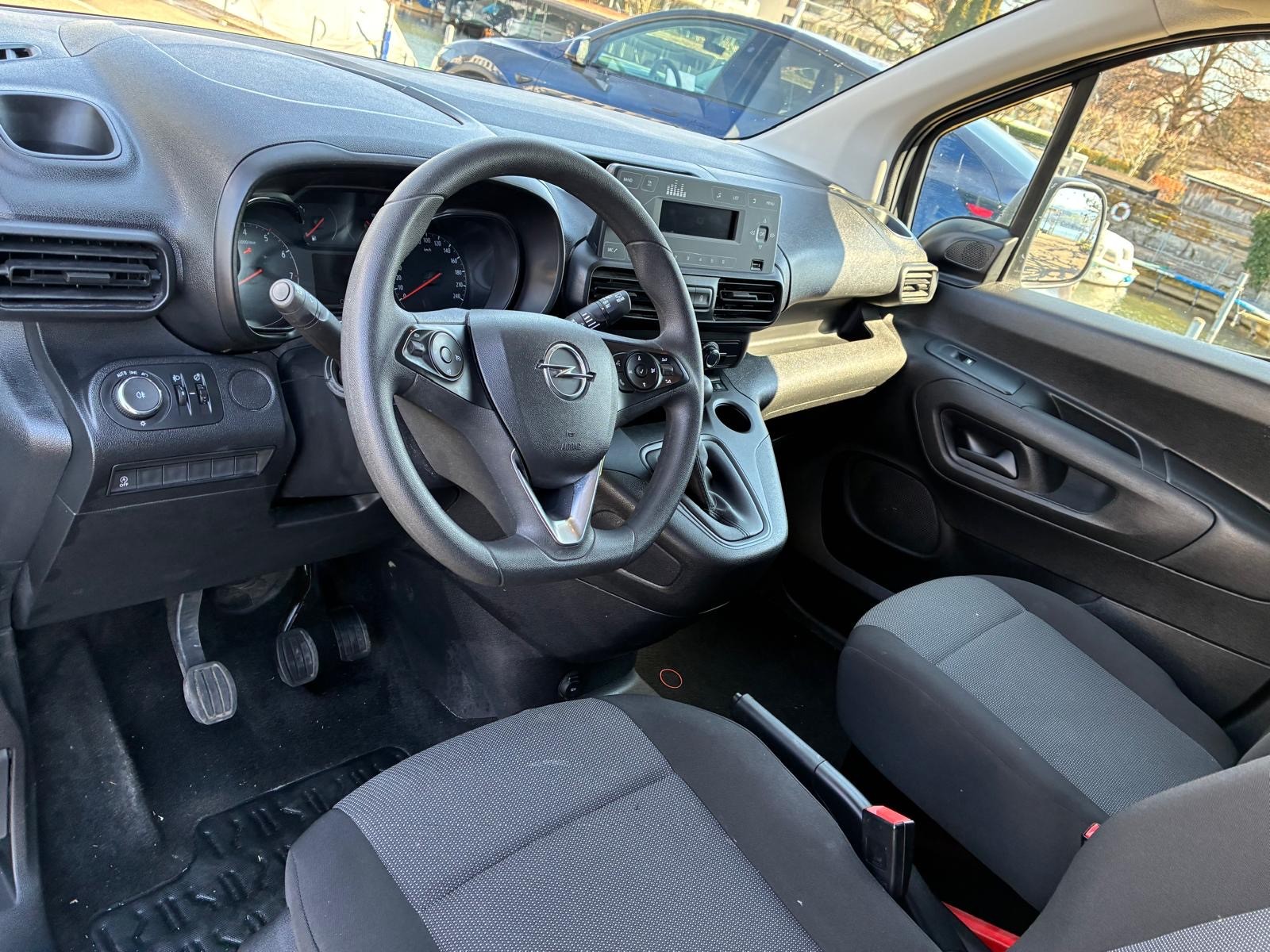 OPEL Combo 1.2 Cargo Essentia start/stop-image-9