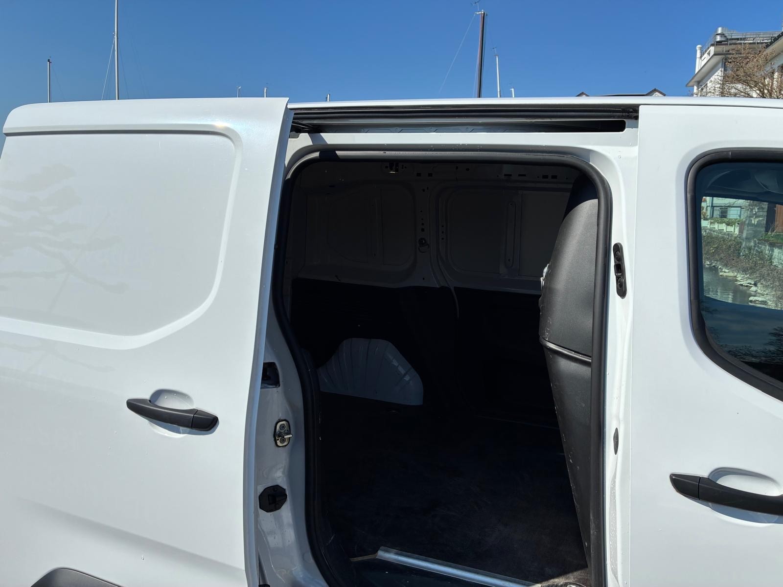 OPEL Combo 1.2 Cargo Essentia start/stop-image-4