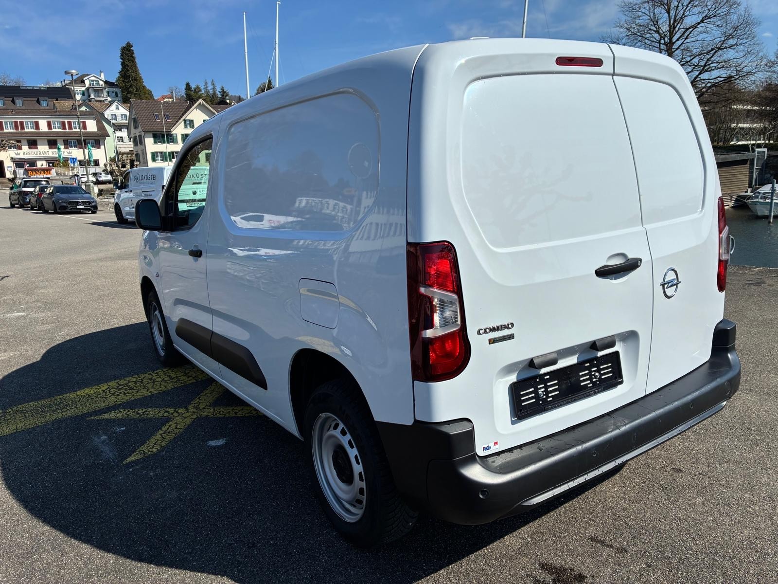 OPEL Combo 1.2 Cargo Essentia start/stop-image-1