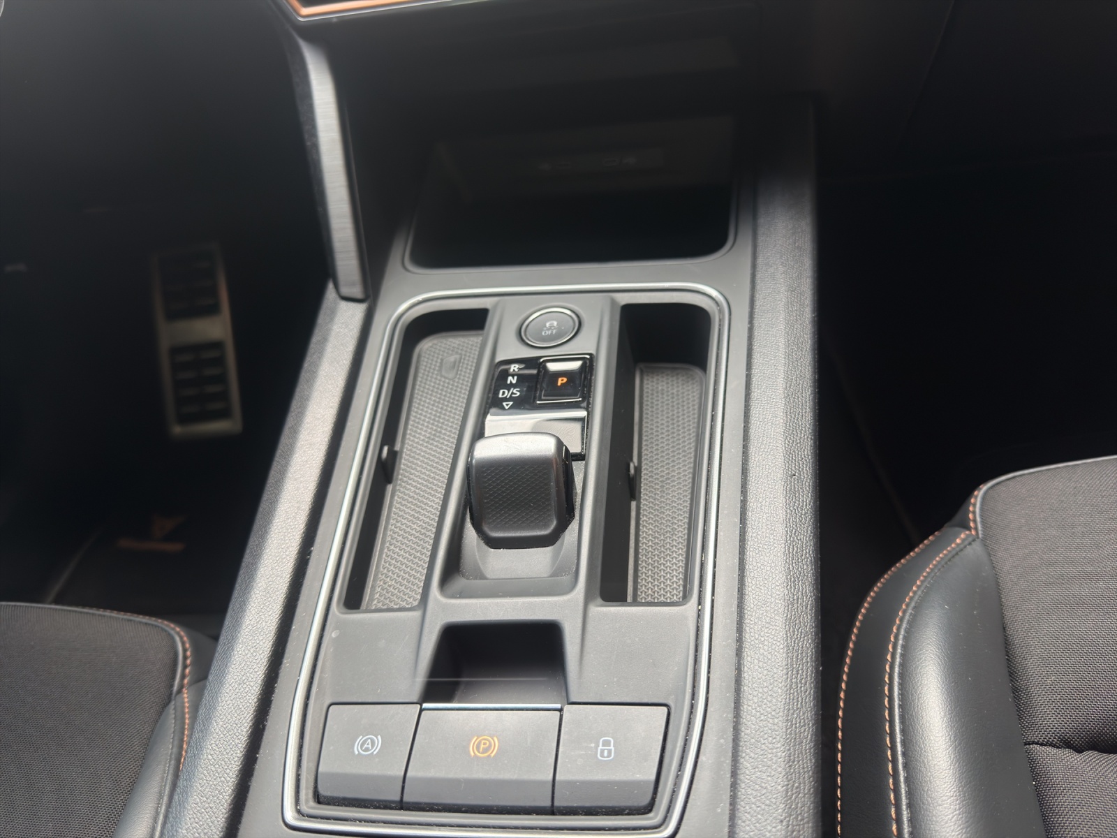 CUPRA Leon 2.0 TSI 300 VZ DSG-image-11