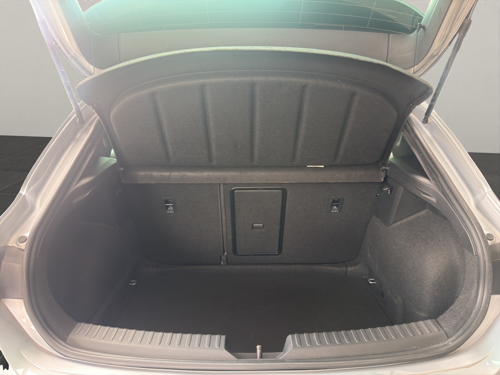 CUPRA Leon 2.0 TSI 300 VZ DSG-image-15