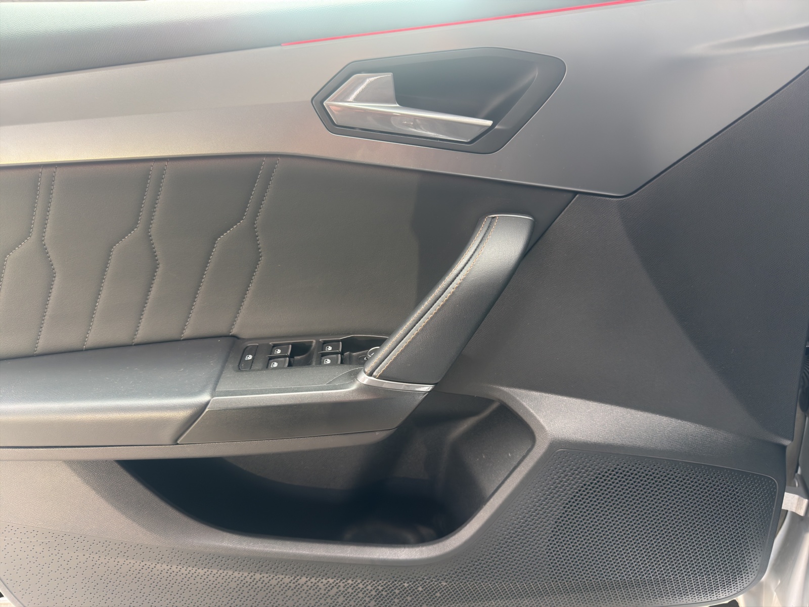 CUPRA Leon 2.0 TSI 300 VZ DSG-image-13