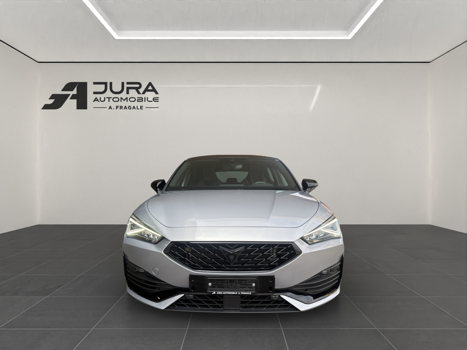 CUPRA Leon 2.0 TSI 300 VZ DSG-image-2