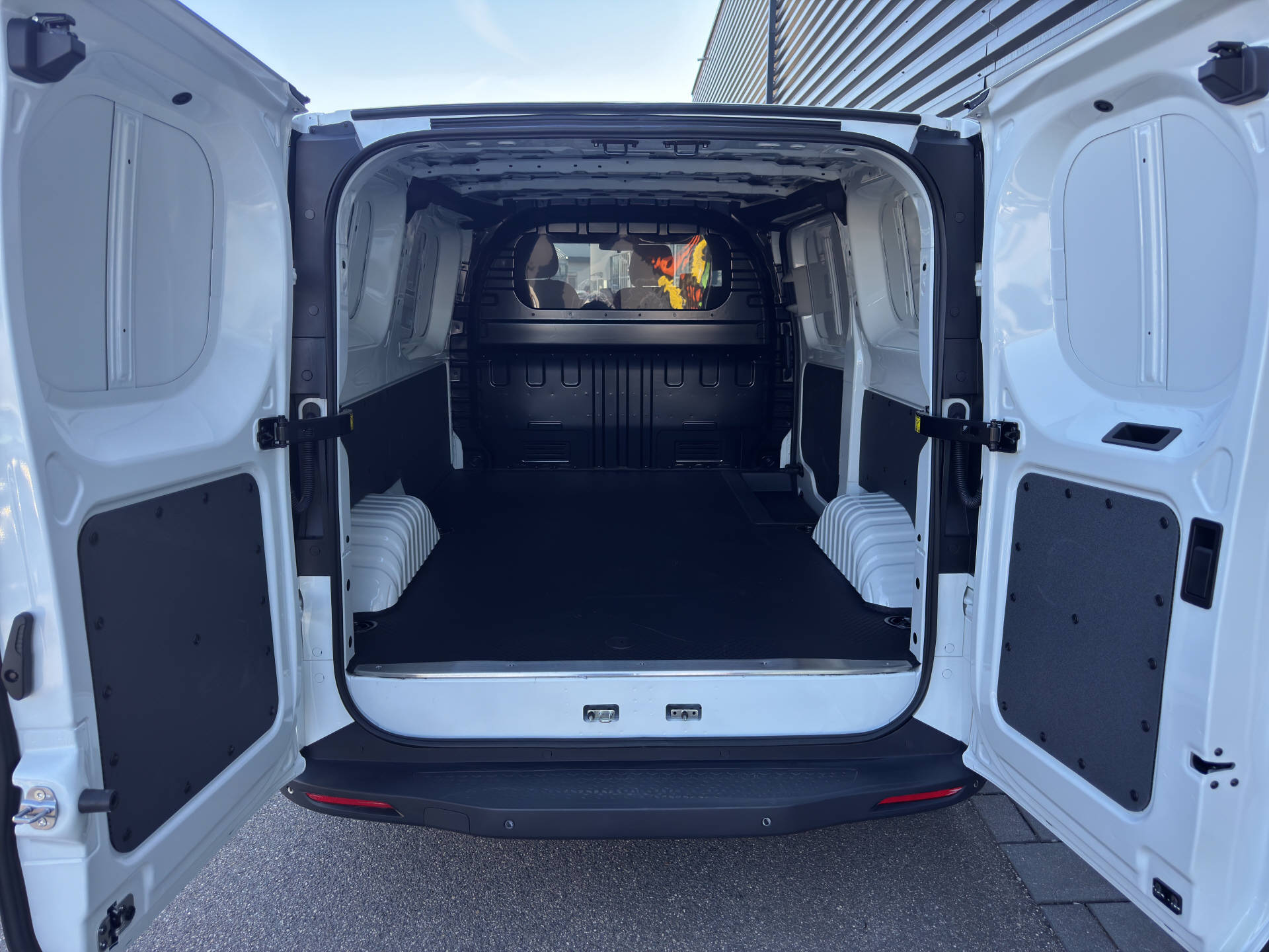 MAXUS eDeliver 7 Kaw. L1 E-Motor 88kWh-image-13