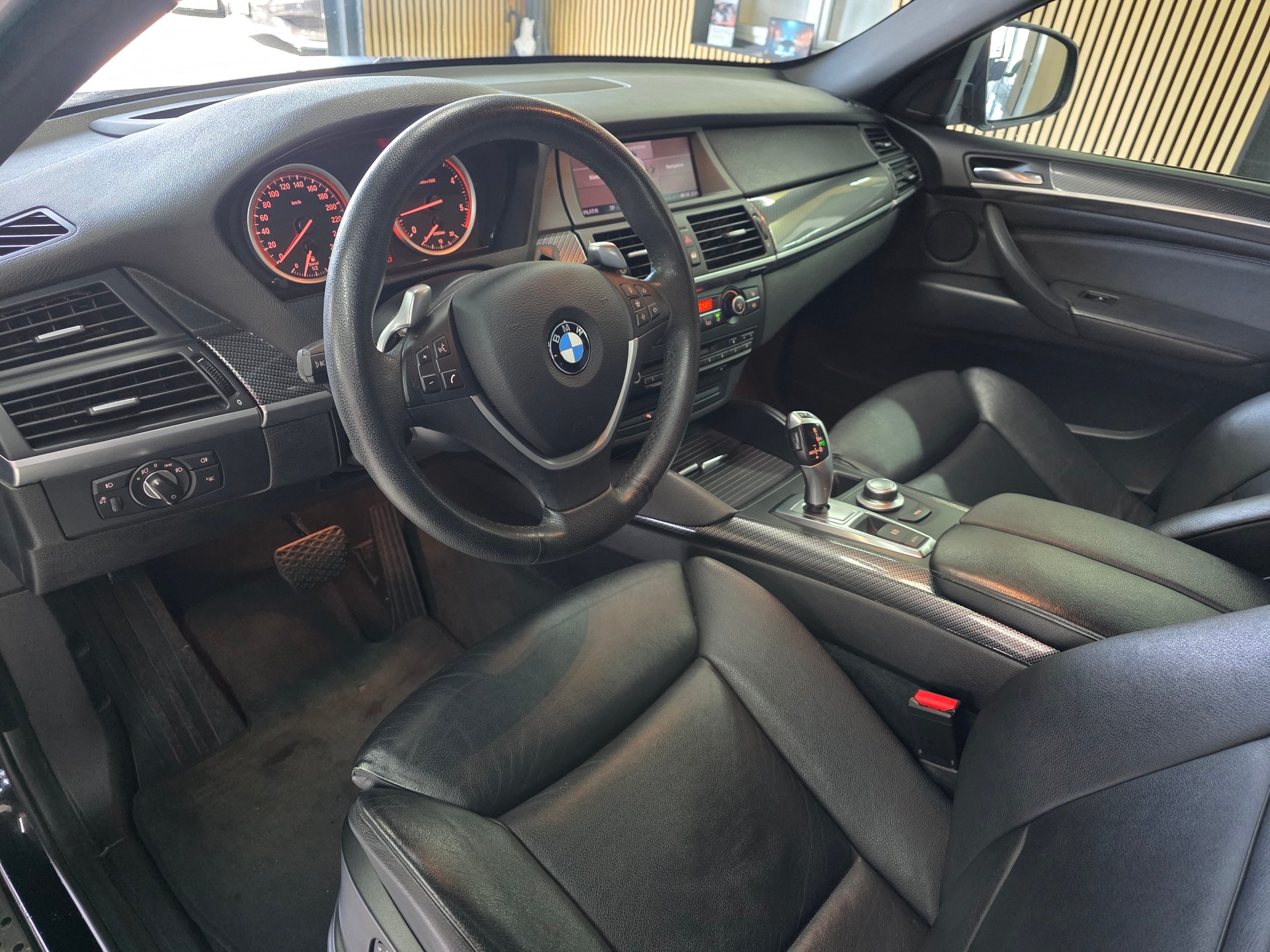 BMW X6 xDrive 35d Steptronic M-Sport Grau Satin Matt-image-7