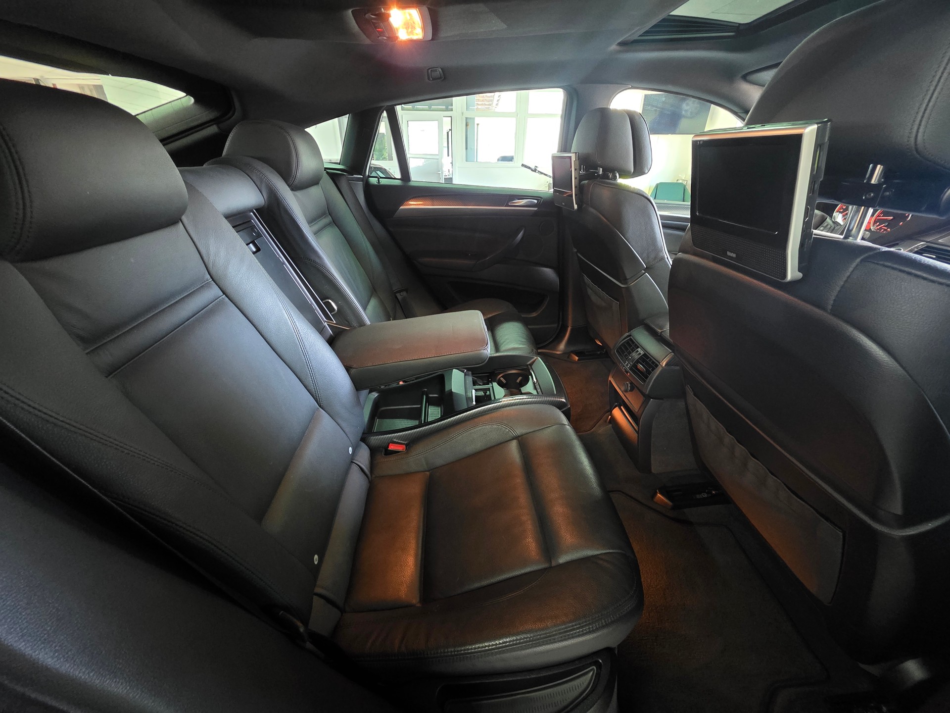 BMW X6 xDrive 35d Steptronic M-Sport Grau Satin Matt-image-17