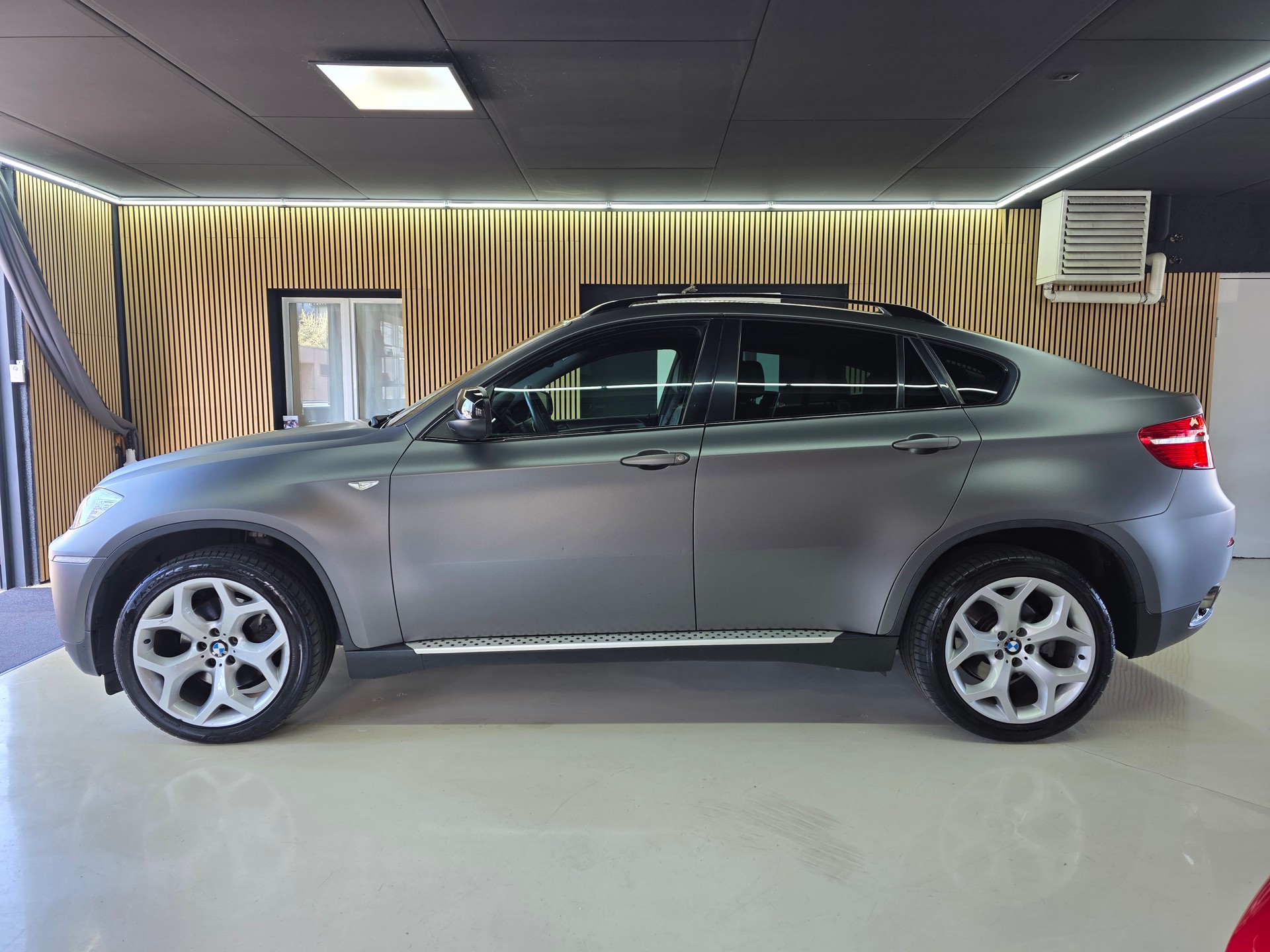 BMW X6 xDrive 35d Steptronic M-Sport Grau Satin Matt-showroom-element-3