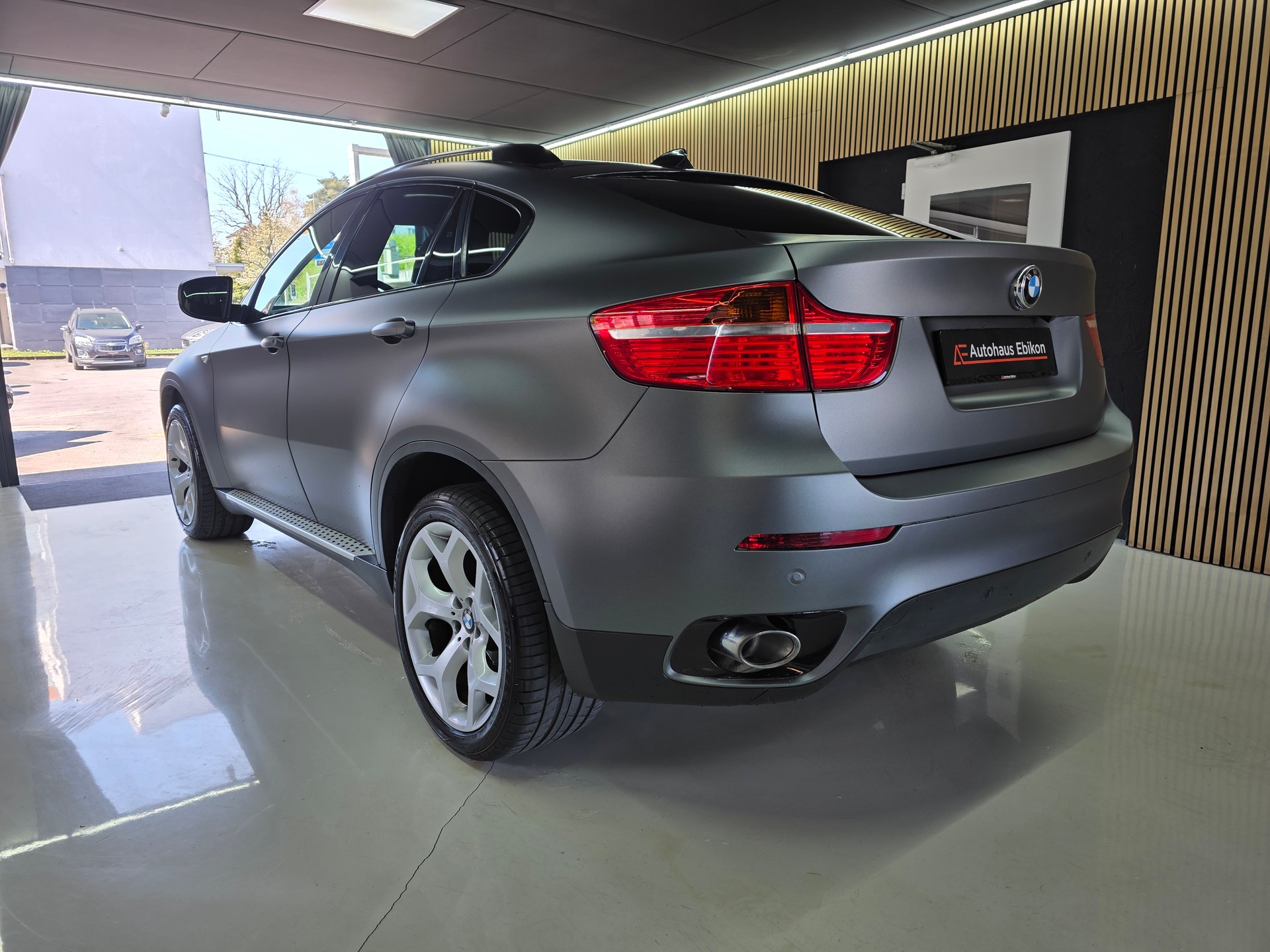 BMW X6 xDrive 35d Steptronic M-Sport Grau Satin Matt-image-4
