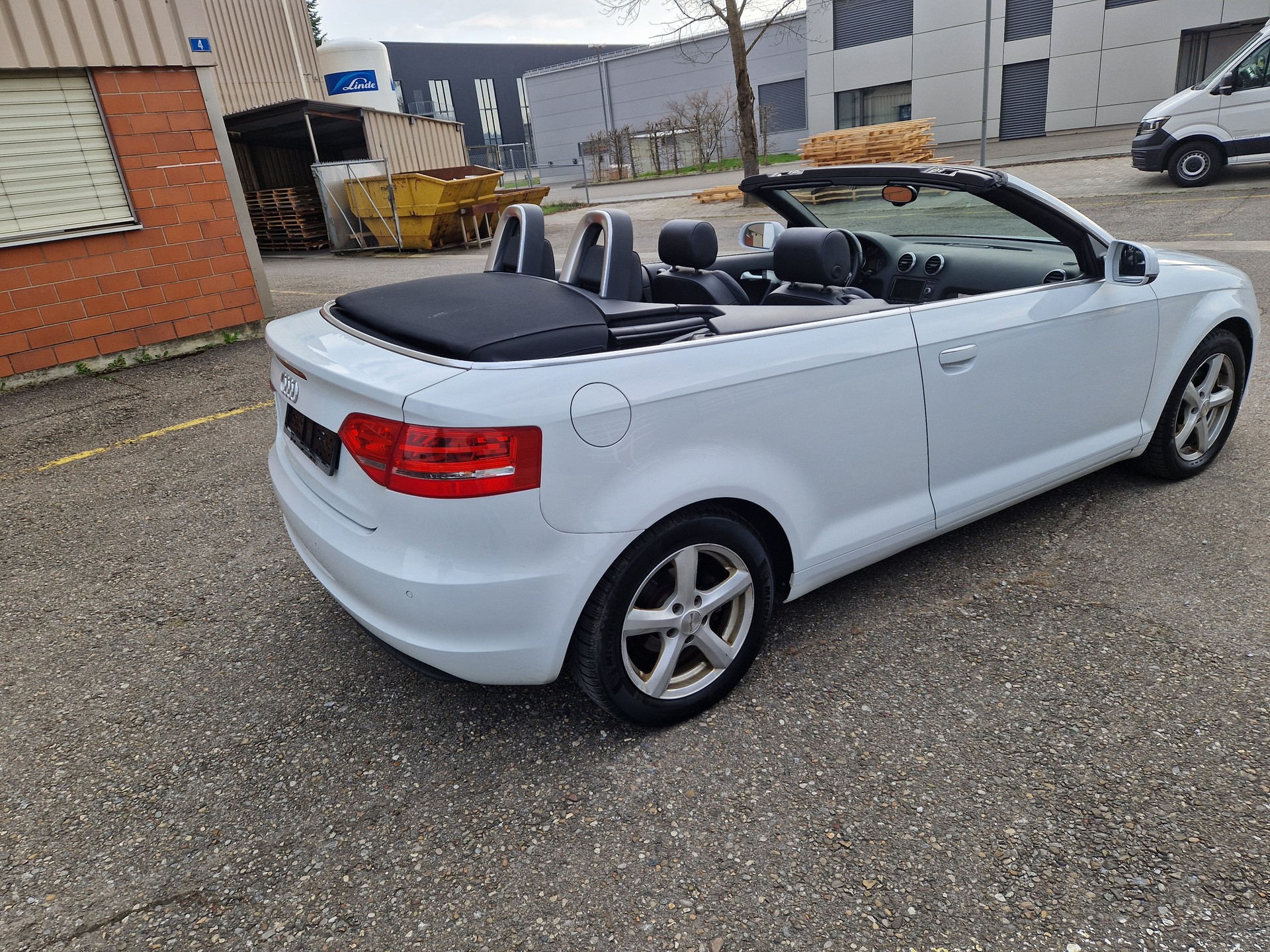 AUDI A3 Cabriolet 1.4 TFSI Attraction-image-6
