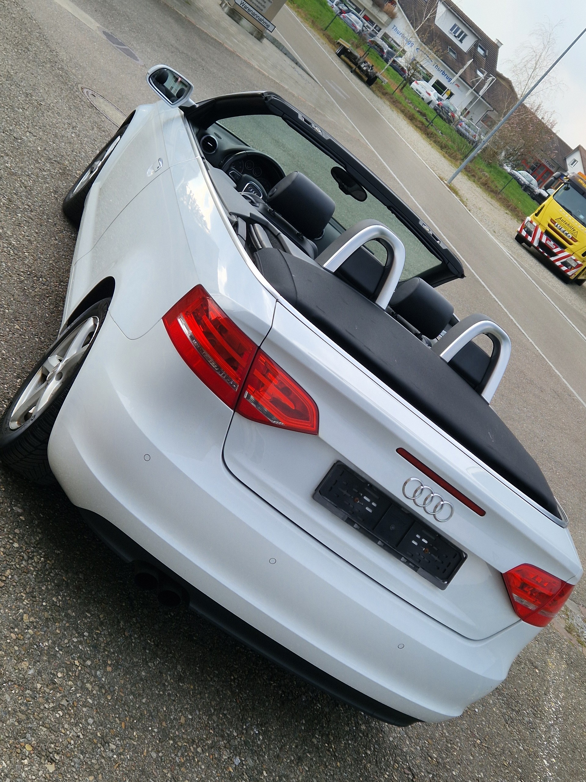 AUDI A3 Cabriolet 1.4 TFSI Attraction-image-8