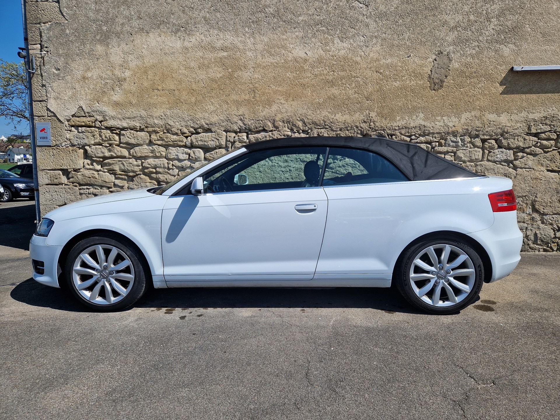 AUDI A3 Cabriolet 1.4 TFSI Attraction-image-2