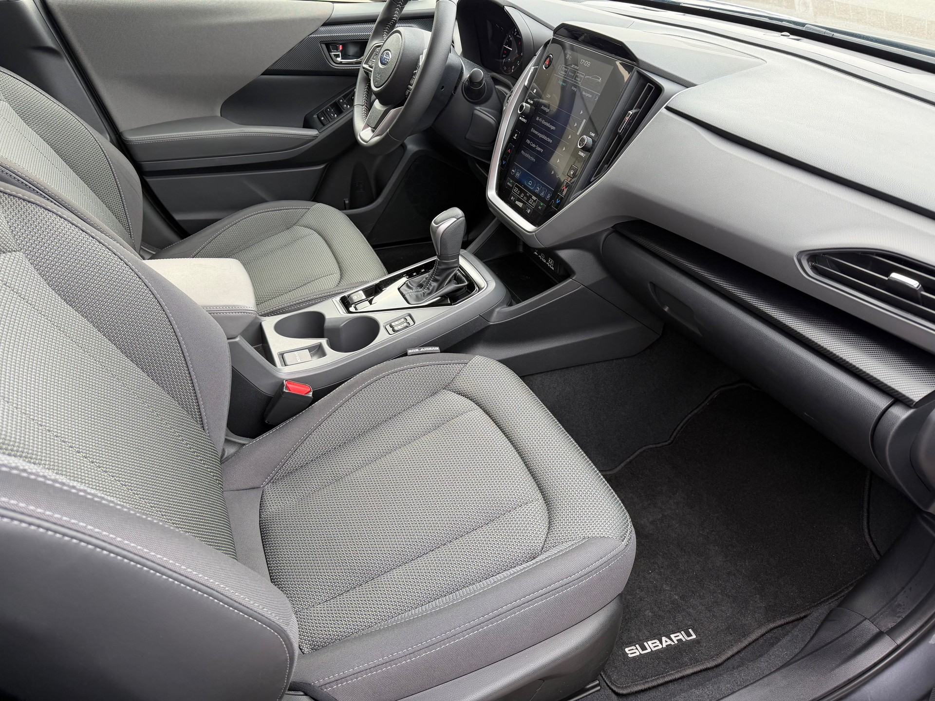 SUBARU Crosstrek 2.0 e-Boxer Swiss Plus AWD Lineartronic-image-12