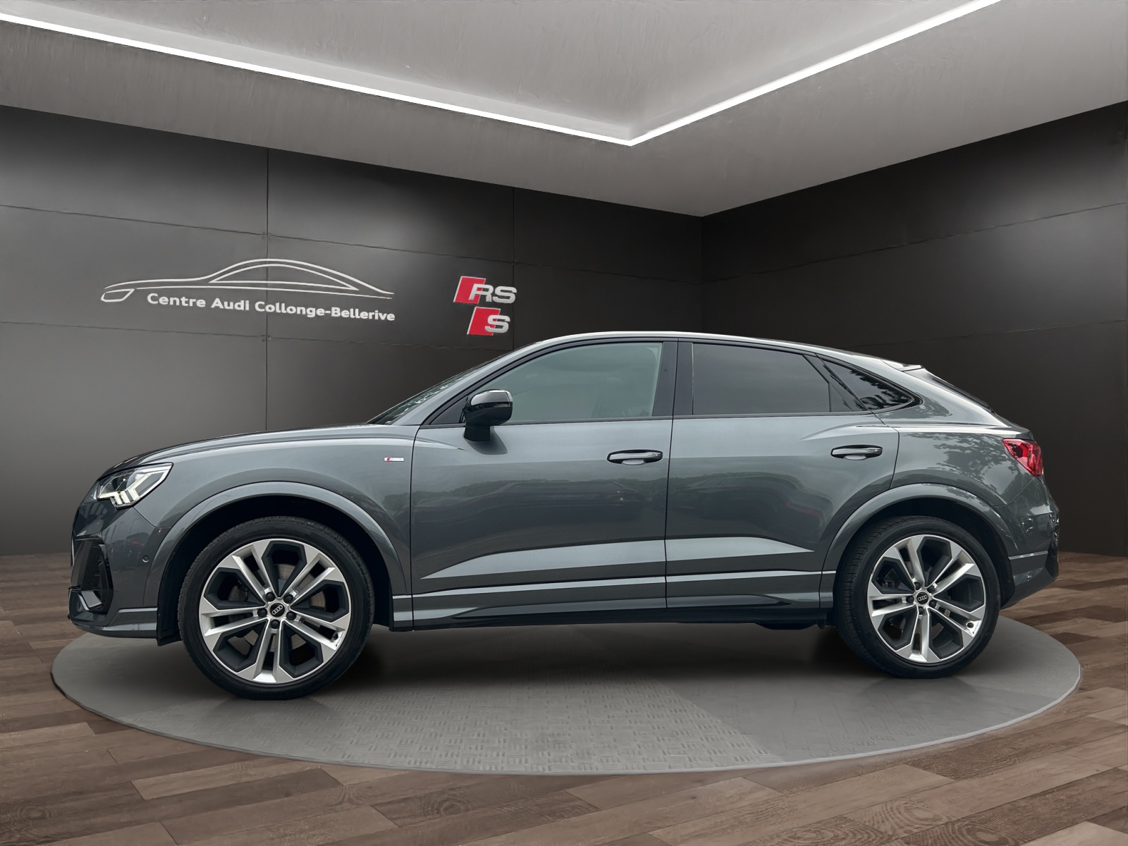AUDI Q3 Sportback 45 TFSI S line quattro S-tronic-image-2