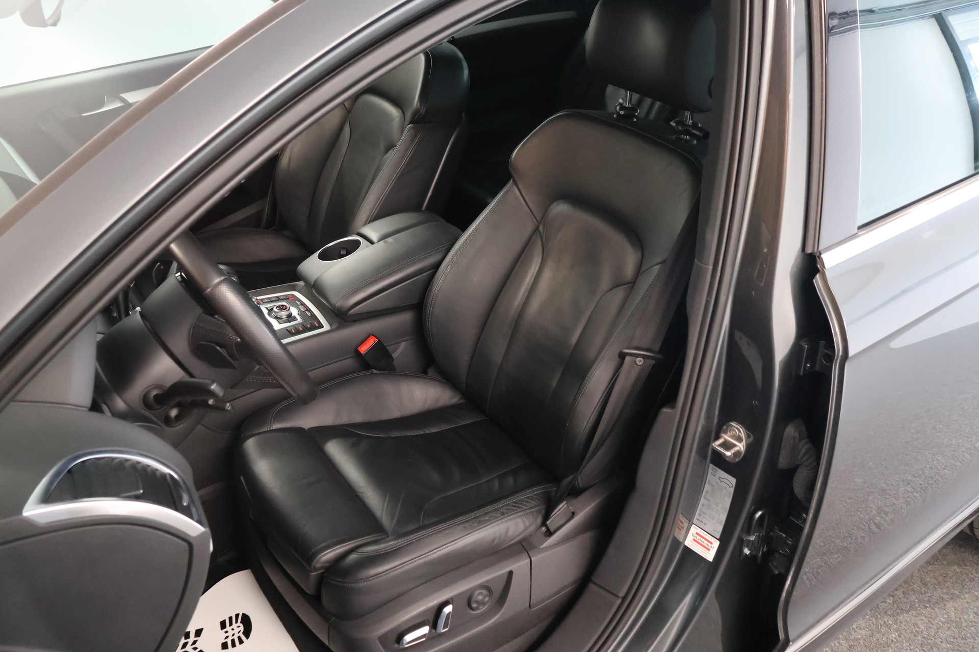 AUDI Q7 4.2 TDI quattro tiptronic-image-10