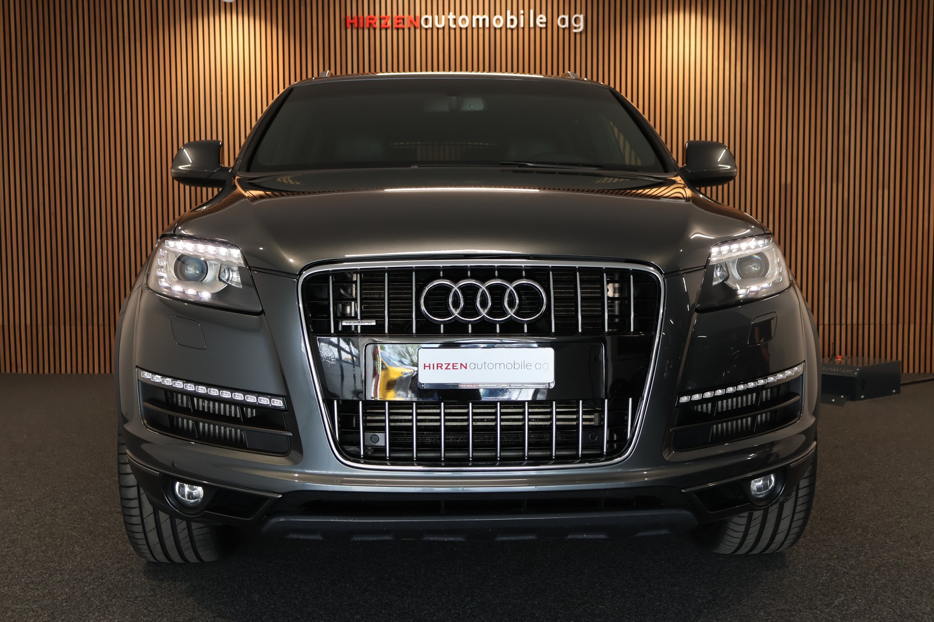 AUDI Q7 4.2 TDI quattro tiptronic-image-31