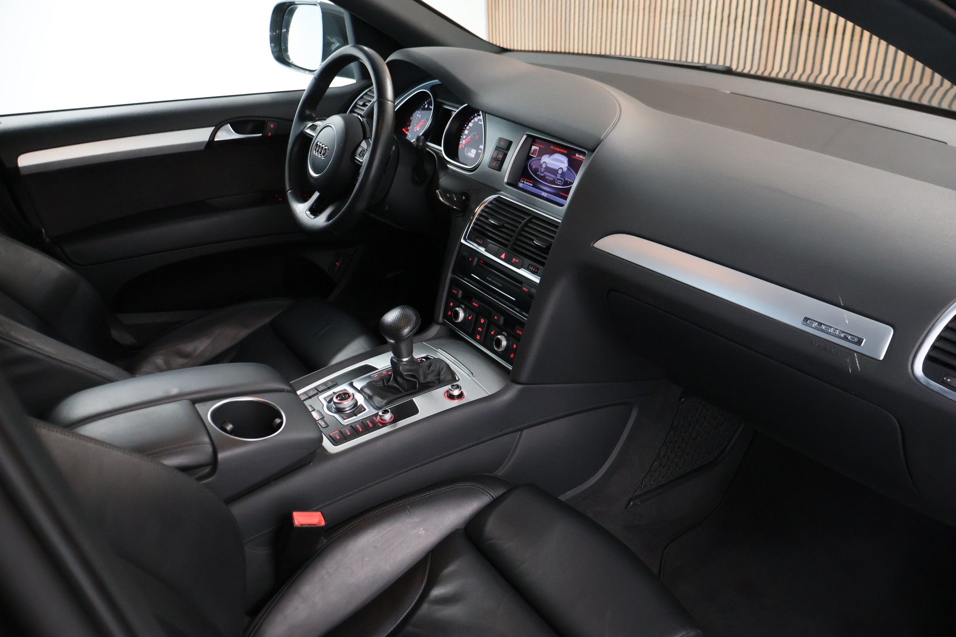 AUDI Q7 4.2 TDI quattro tiptronic-image-14