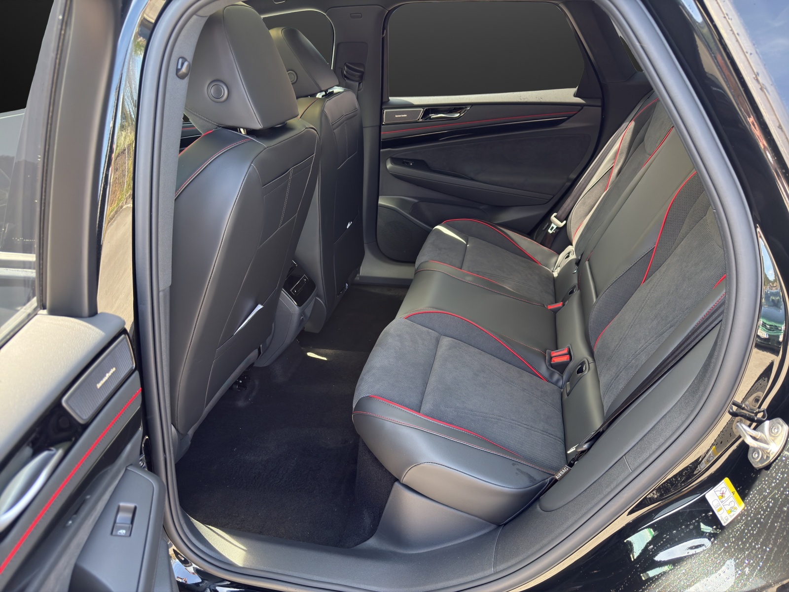 VW ID.7 Tourer GTX 86 kWh GTX 4 Motion-image-8
