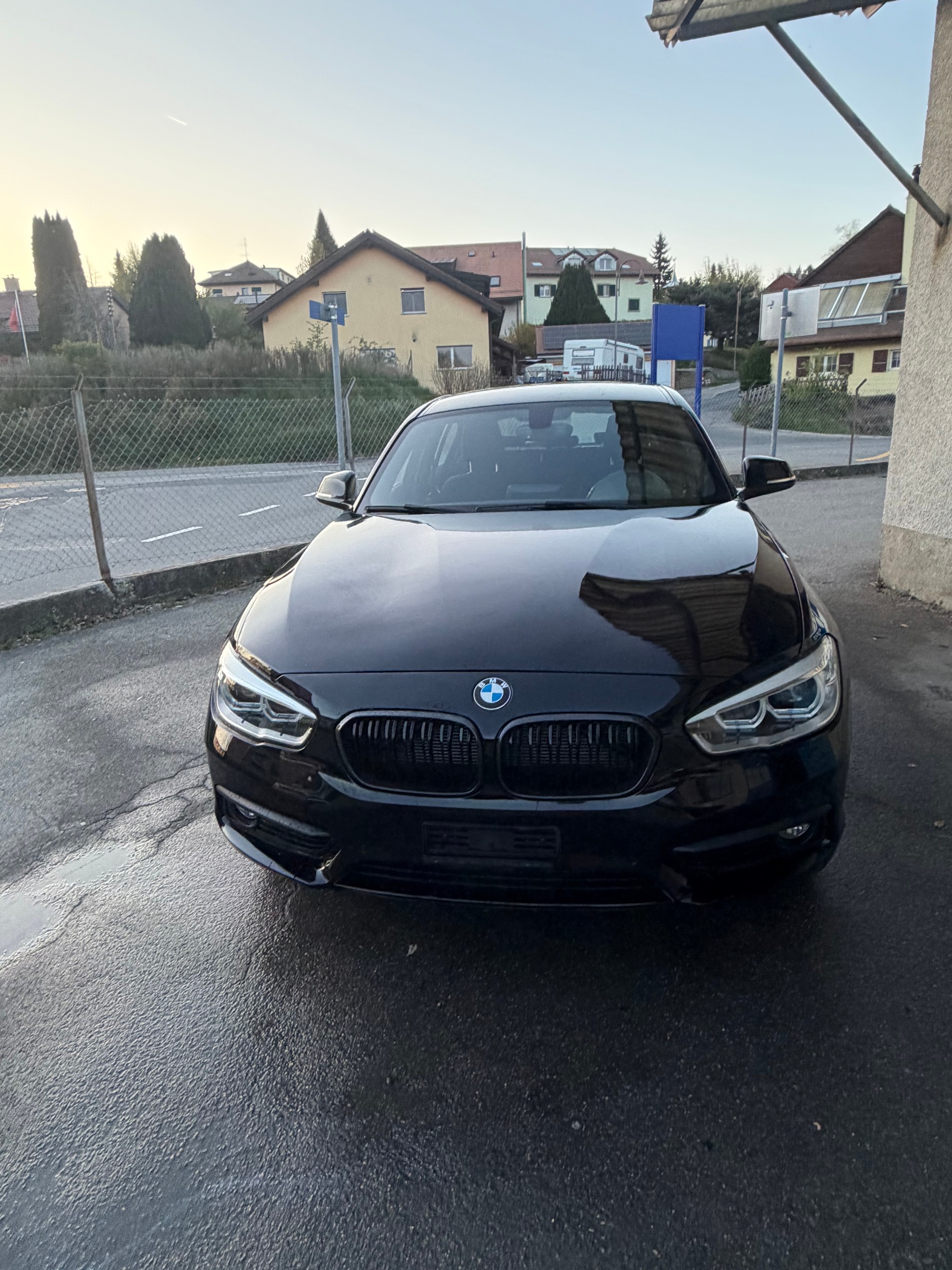 BMW 118d xDrive M Sport-showroom-element-3