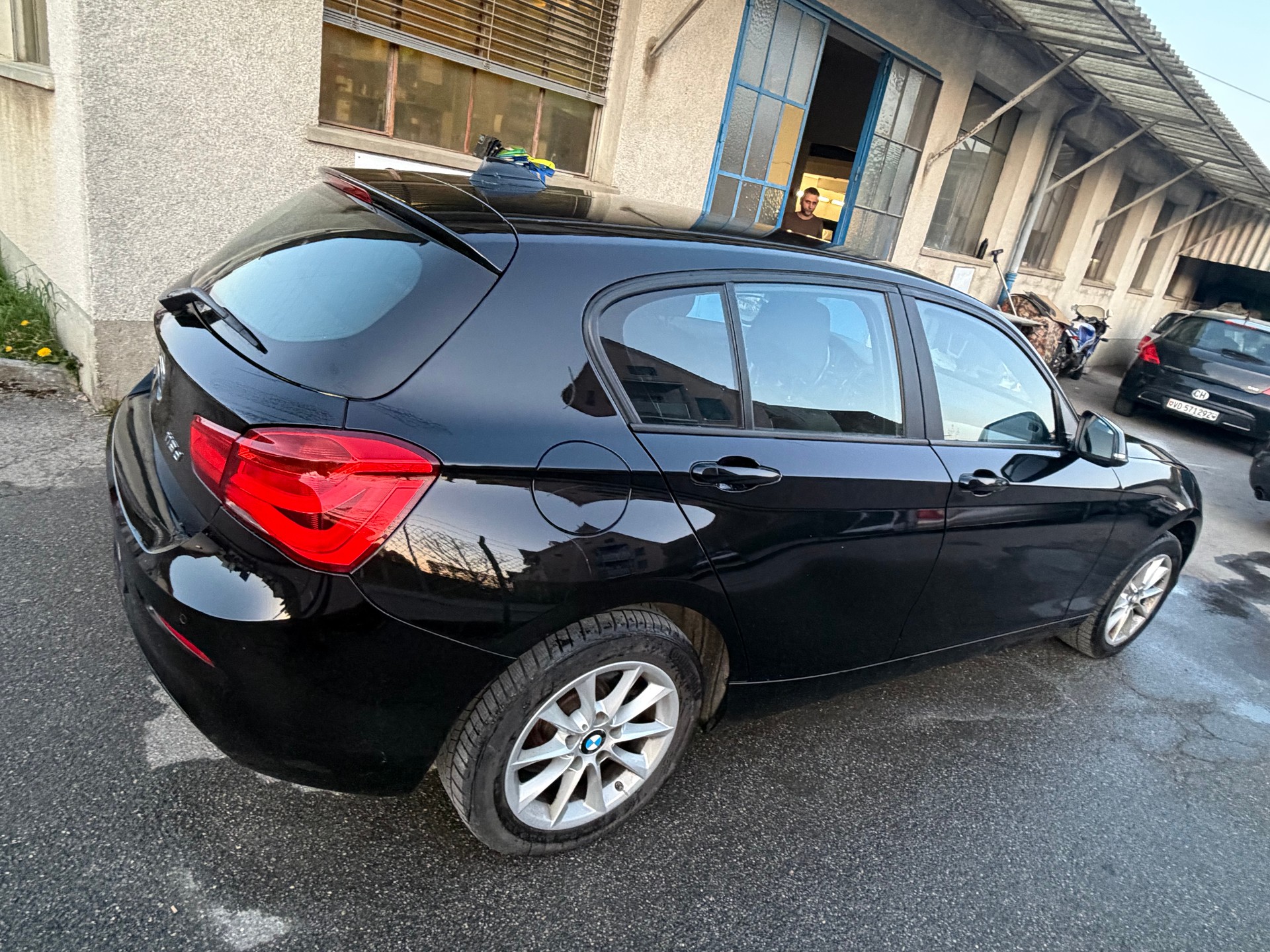 BMW 118d xDrive M Sport-showroom-element-2