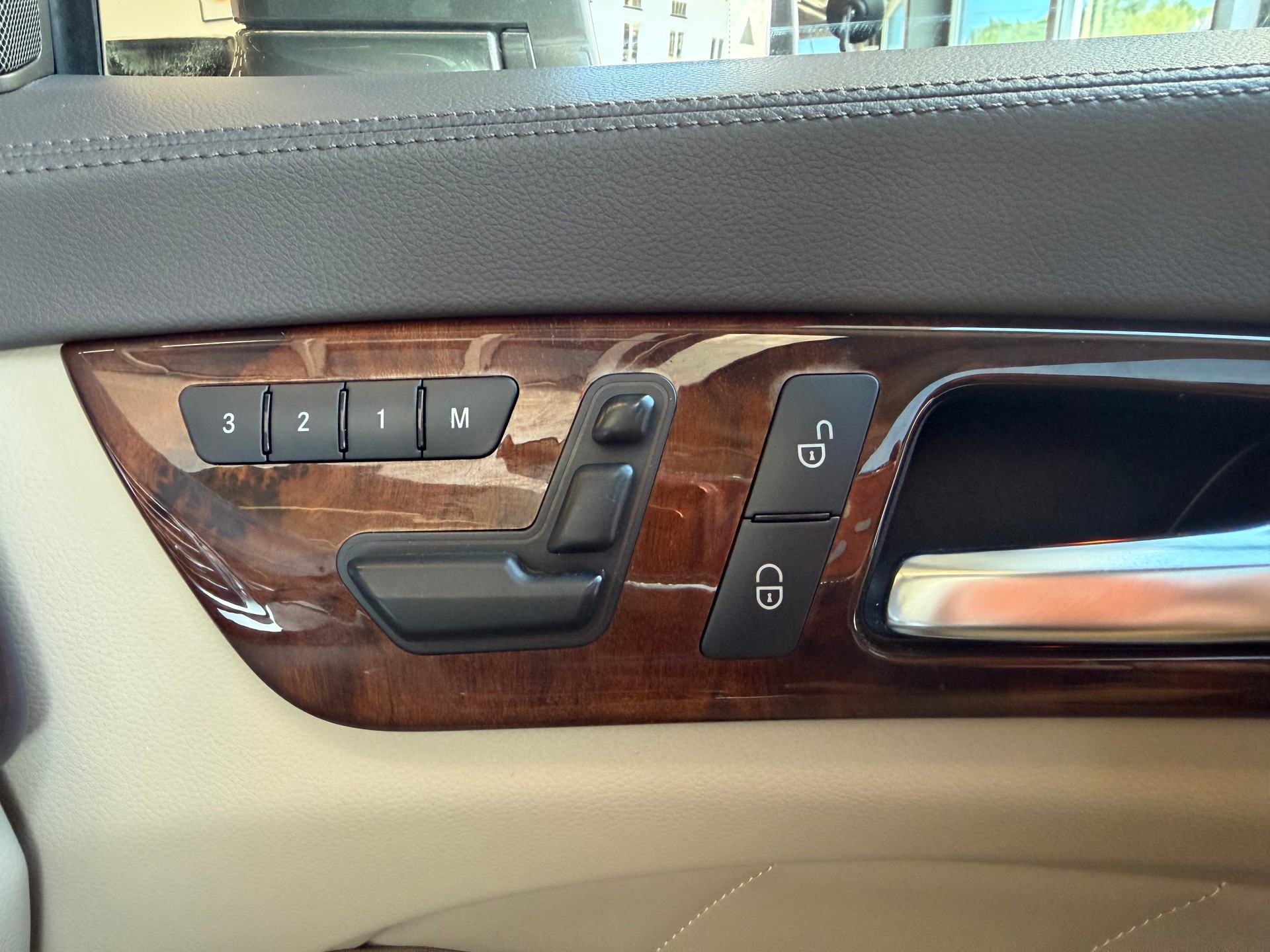 MERCEDES-BENZ CLS Shooting Brake 350 CDI 4Matic 7G-Tronic-image-22