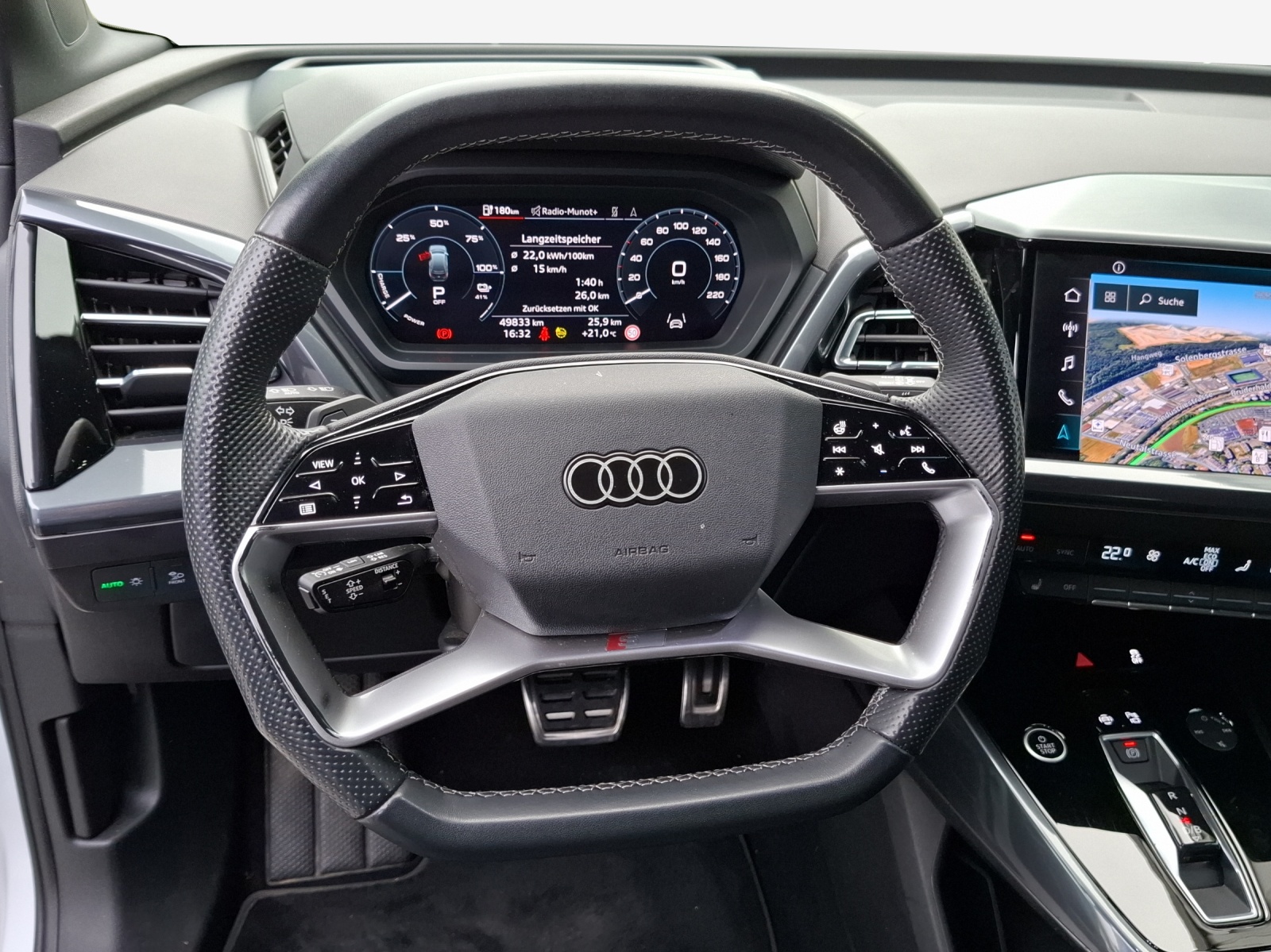 AUDI Q4 e-tron 55 quattro-image-10