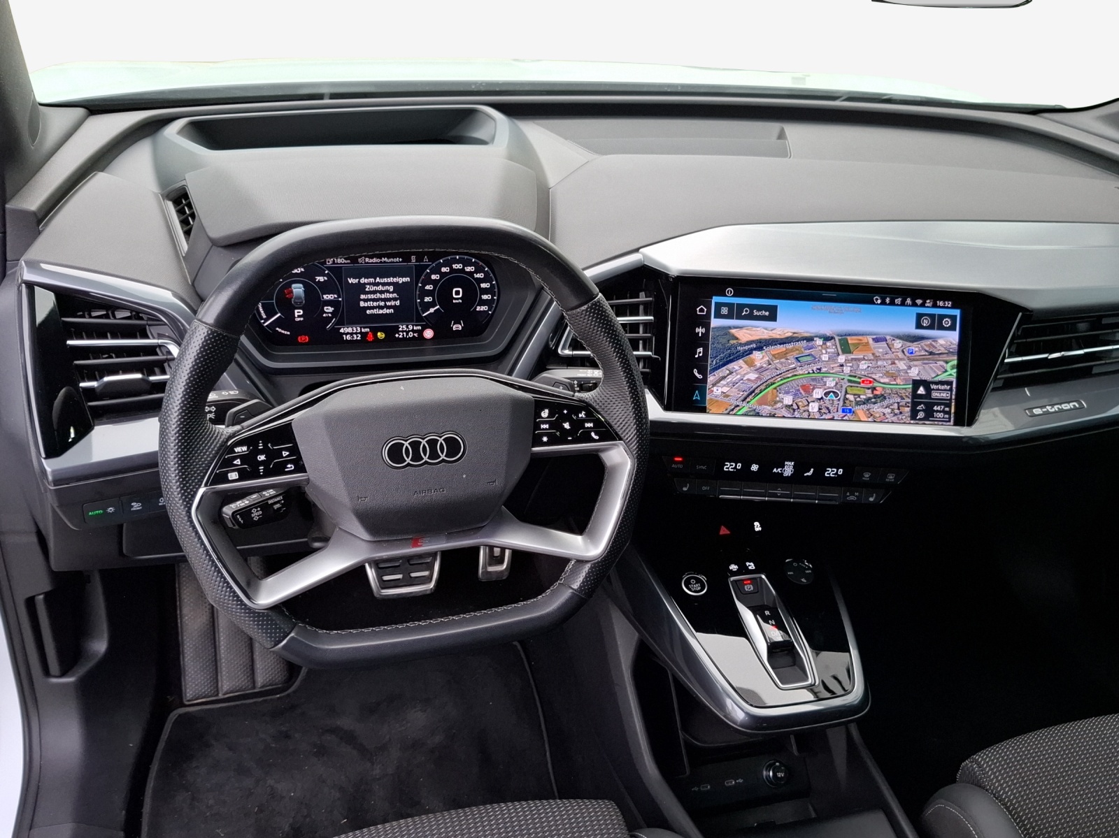 AUDI Q4 e-tron 55 quattro-image-9