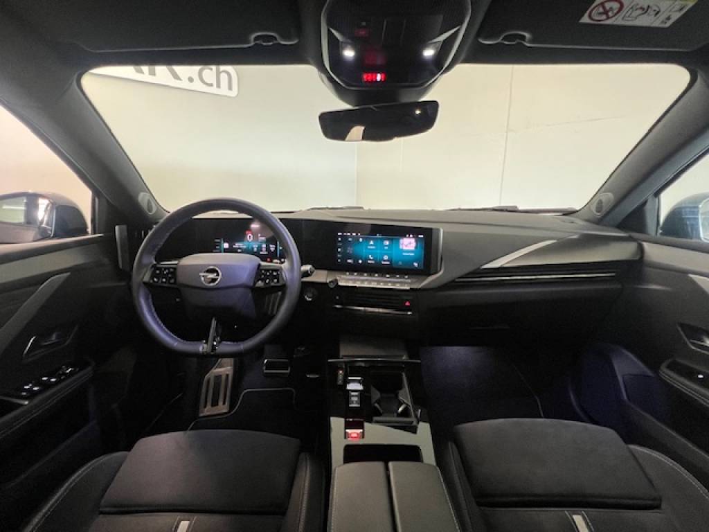 OPEL Astra 1.6 PHEV Turbo GSe A-image-15