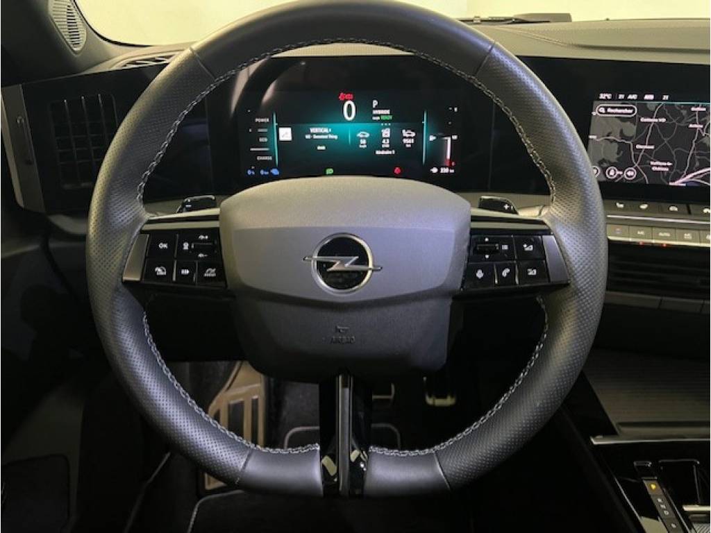 OPEL Astra 1.6 PHEV Turbo GSe A-image-9