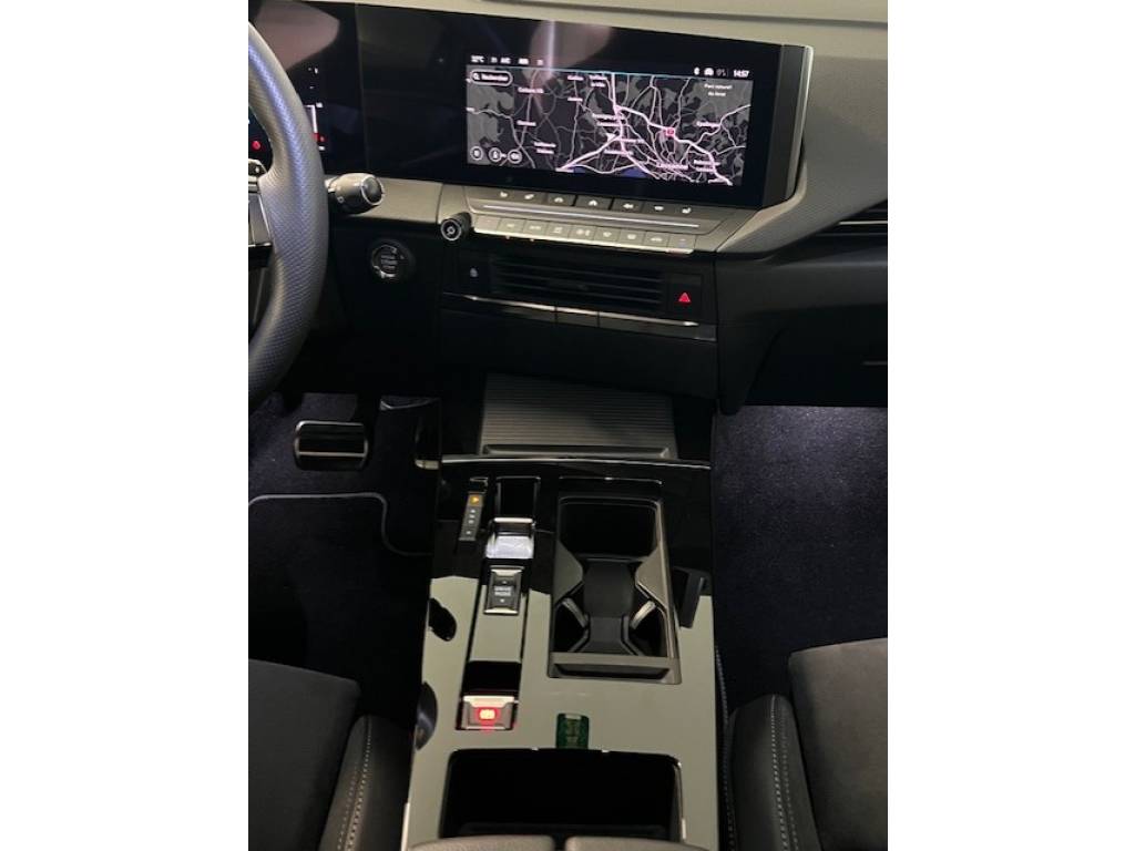 OPEL Astra 1.6 PHEV Turbo GSe A-image-10