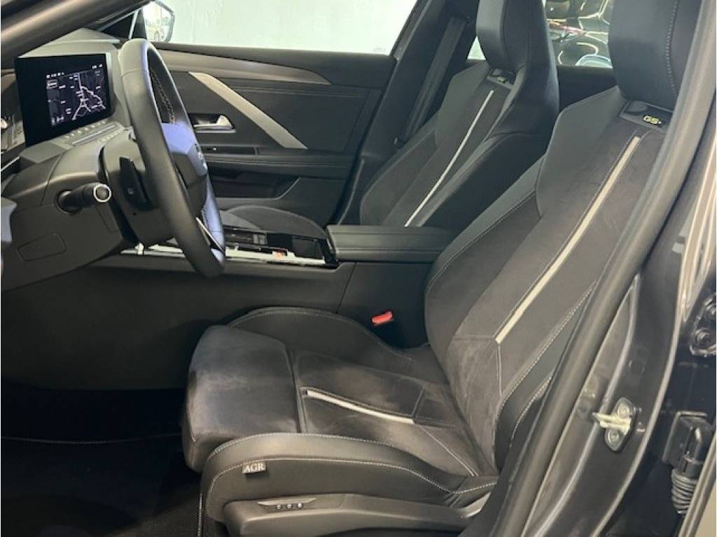 OPEL Astra 1.6 PHEV Turbo GSe A-image-11