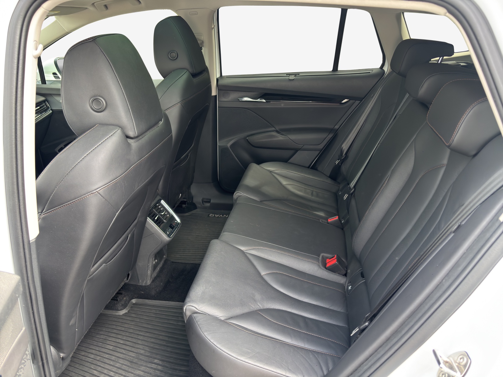 SKODA Enyaq iV 80-image-11