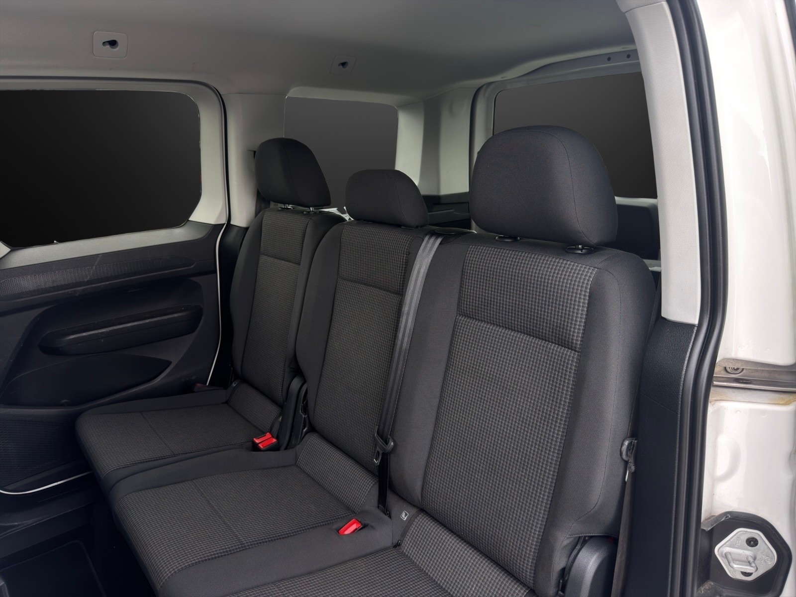 VW Caddy 2.0TDI DSG Move-image-13
