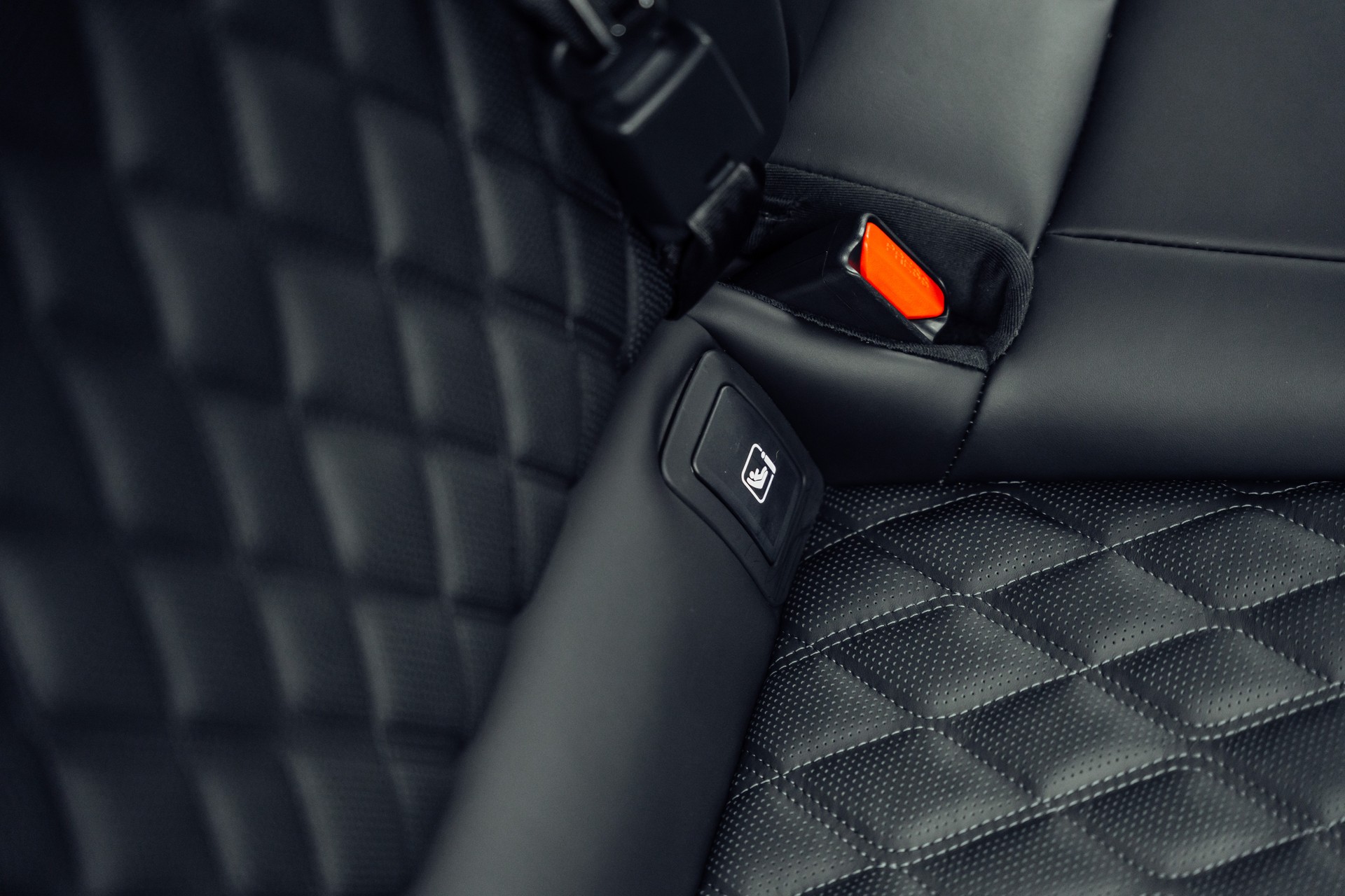GENESIS G70 Shooting Brake 2.2 CRDI Sport AT8 AWD-image-15