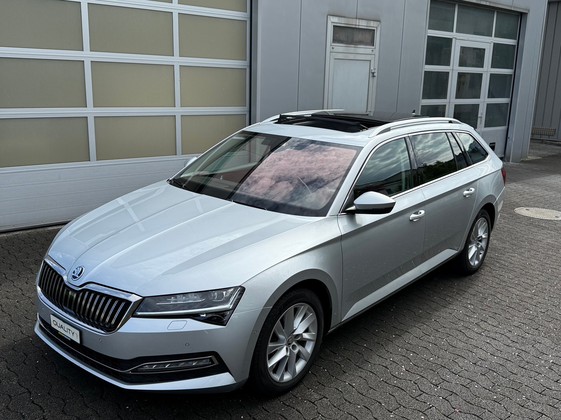 SKODA Superb Combi 2.0 TDi Style 4x4 DSG-image-4