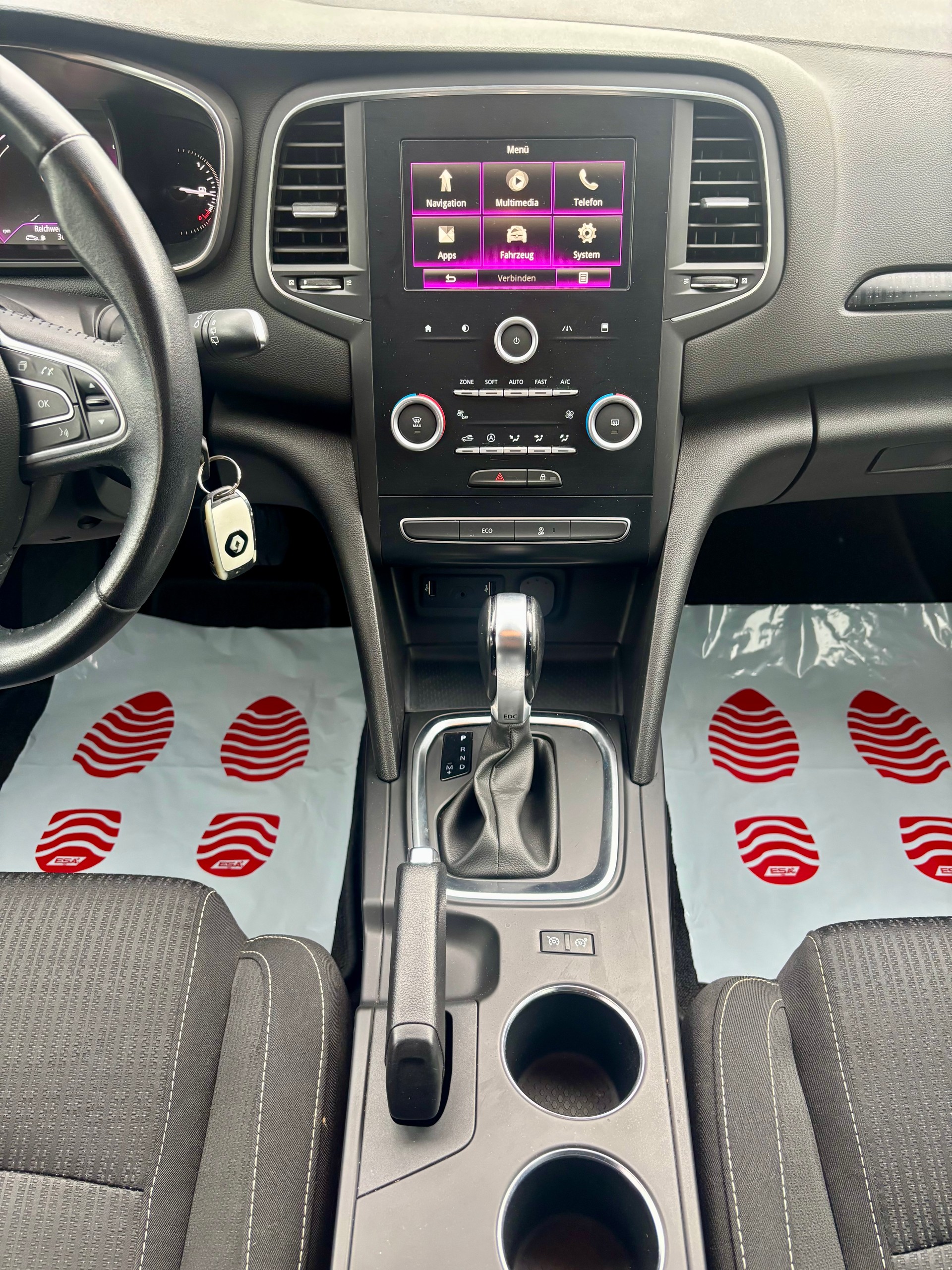 RENAULT Mégane 1.2 16V Turbo Zen EDC-image-8