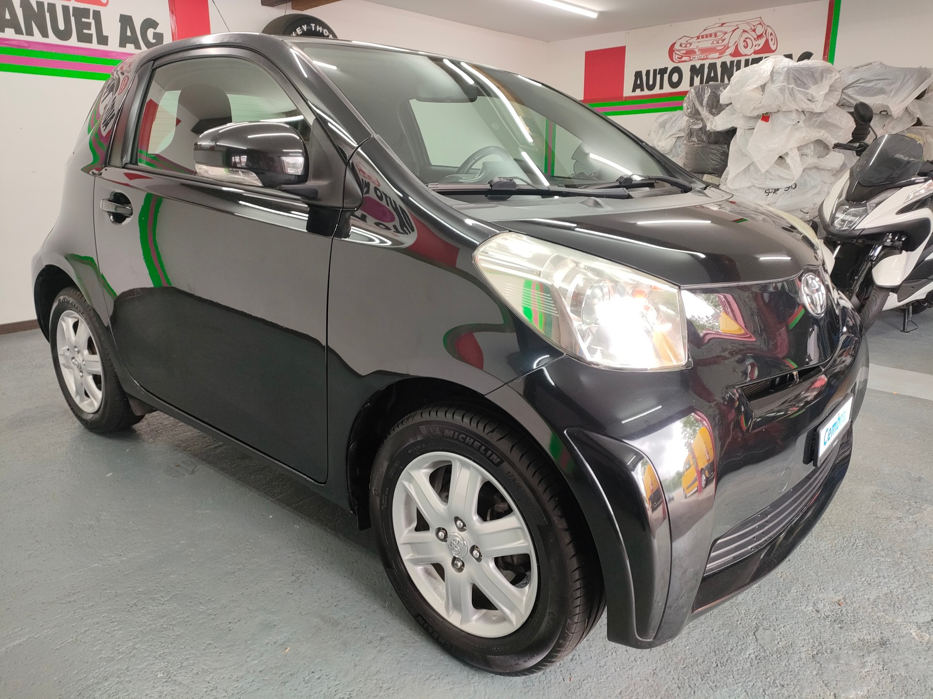 TOYOTA iQ 1.0 VVT-i Linea Terra-image-1