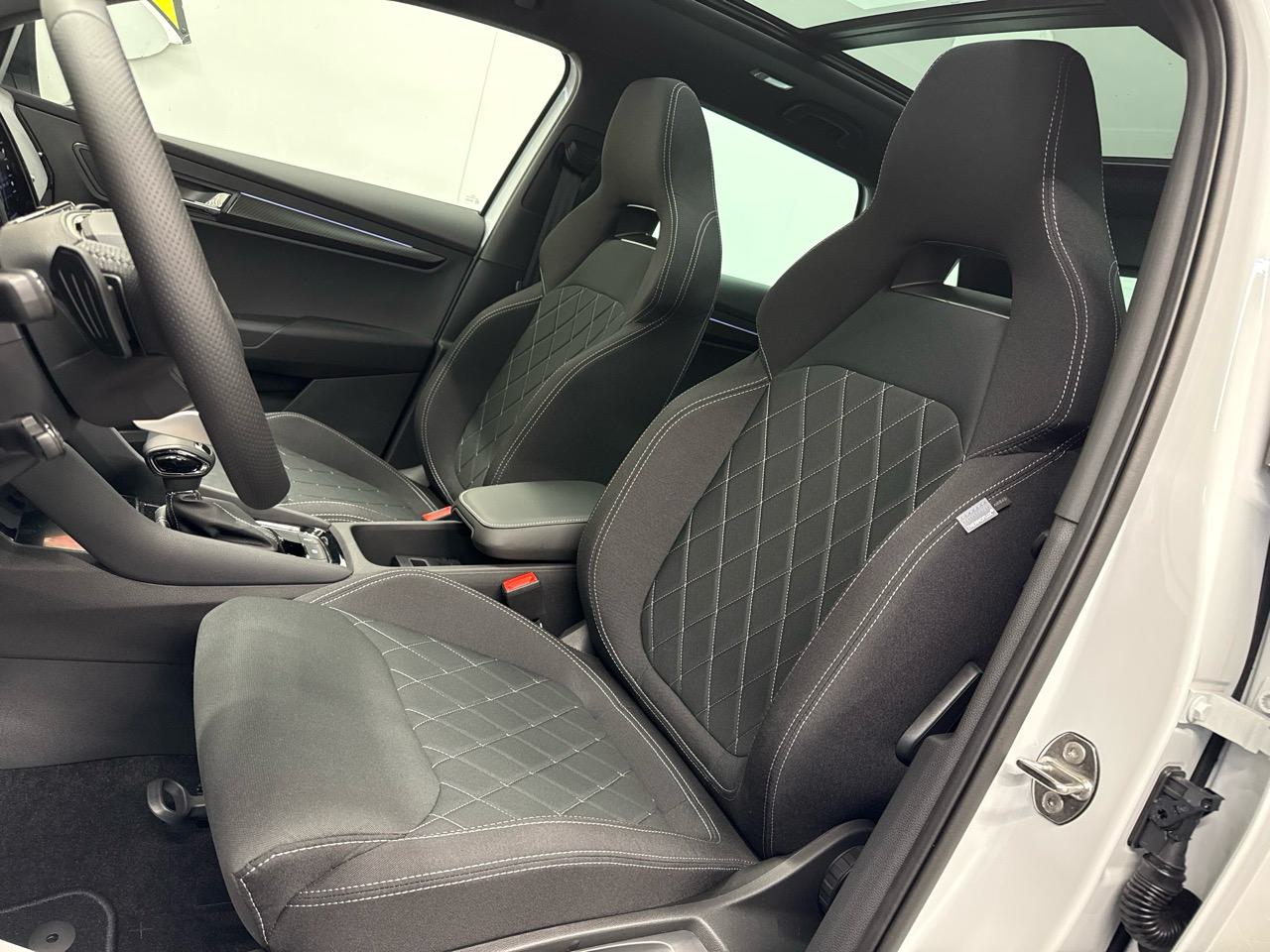 SKODA Karoq 1.5 TSI SportLine DSG-showroom-element-3