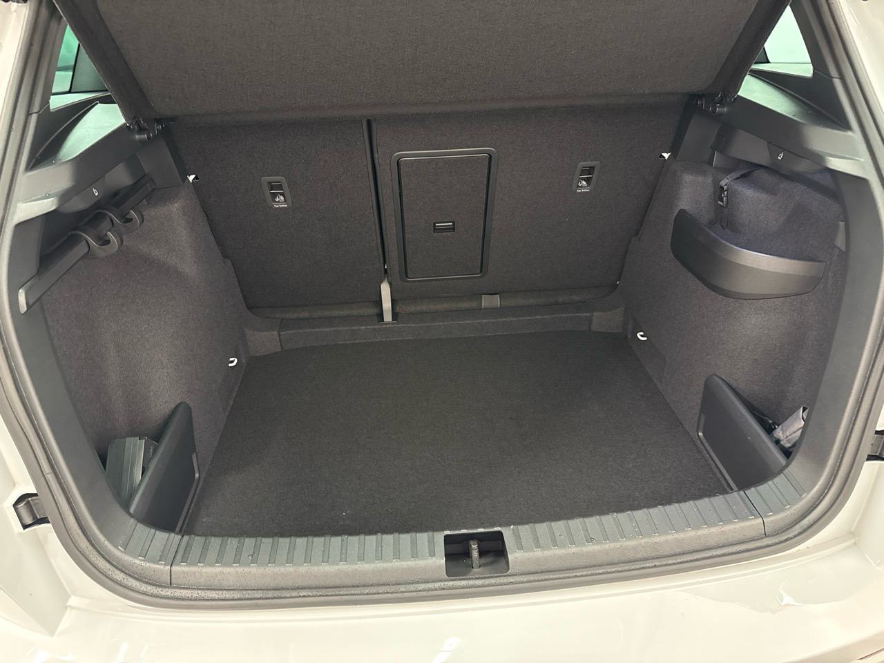 SKODA Karoq 1.5 TSI SportLine DSG-image-11